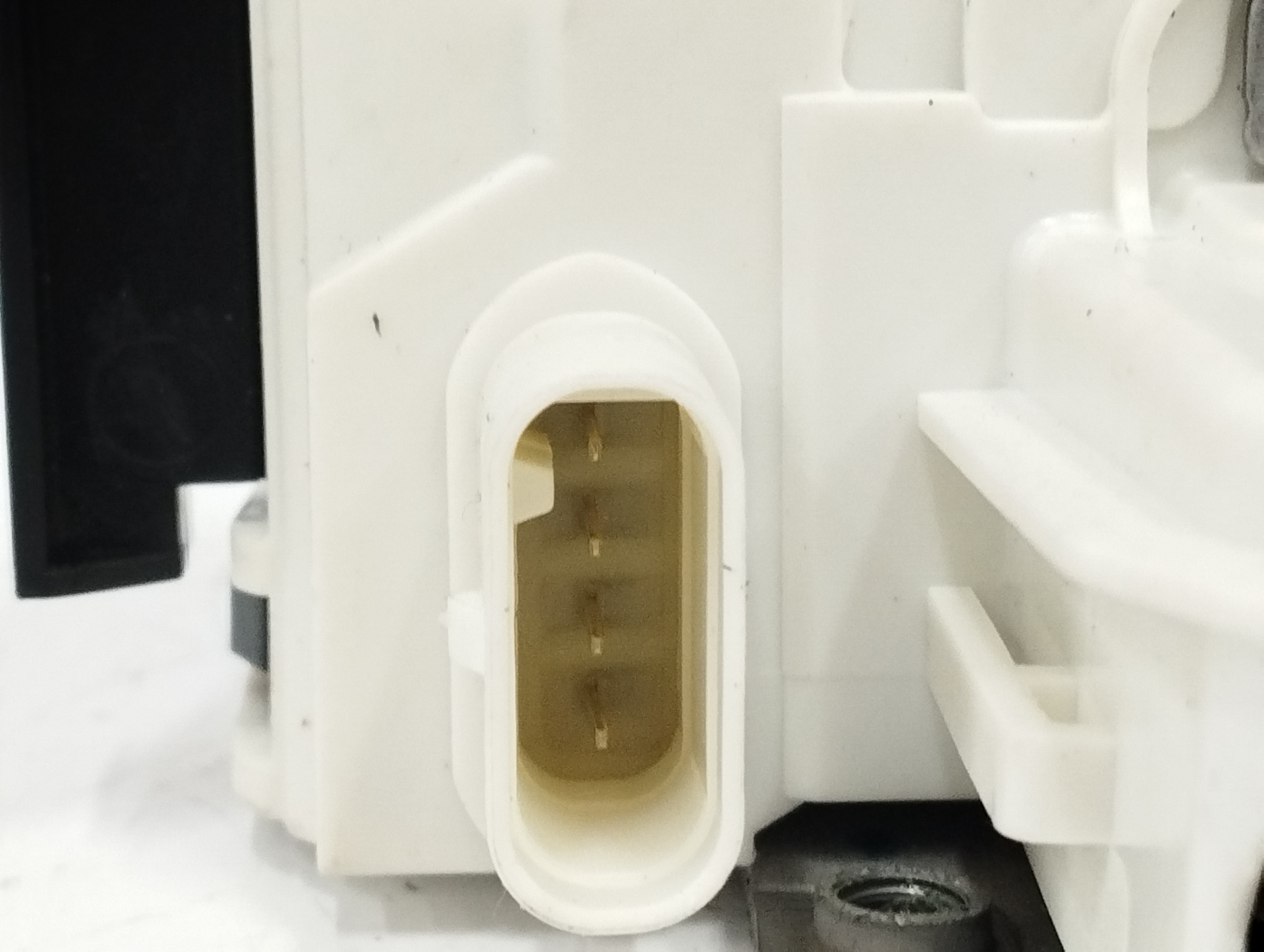 CERRADURA PUERTA TRASERA IZQUIERDA 