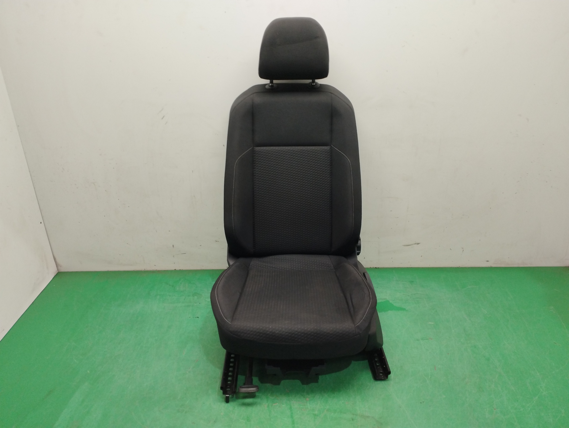 ASIENTO DELANTERO IZQUIERDO