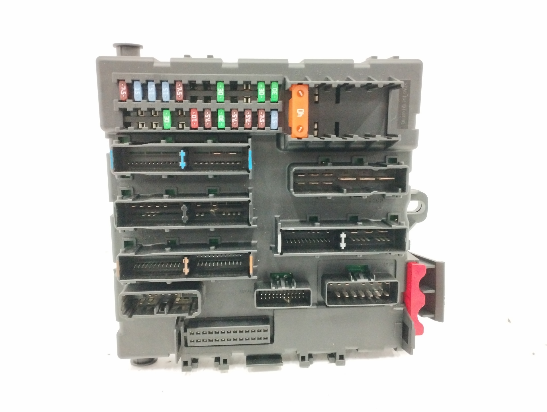 CAJA RELES / FUSIBLES