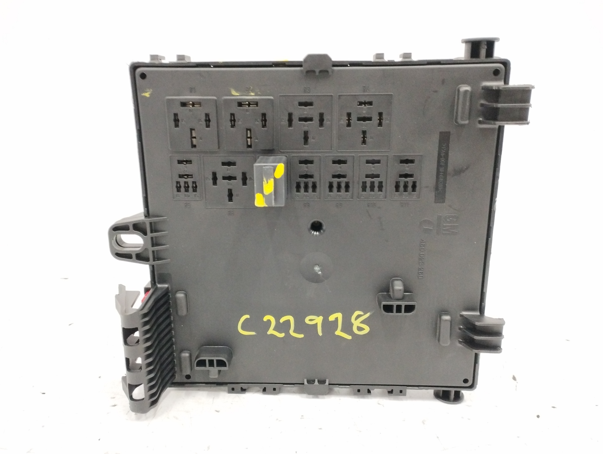 CAJA RELES / FUSIBLES