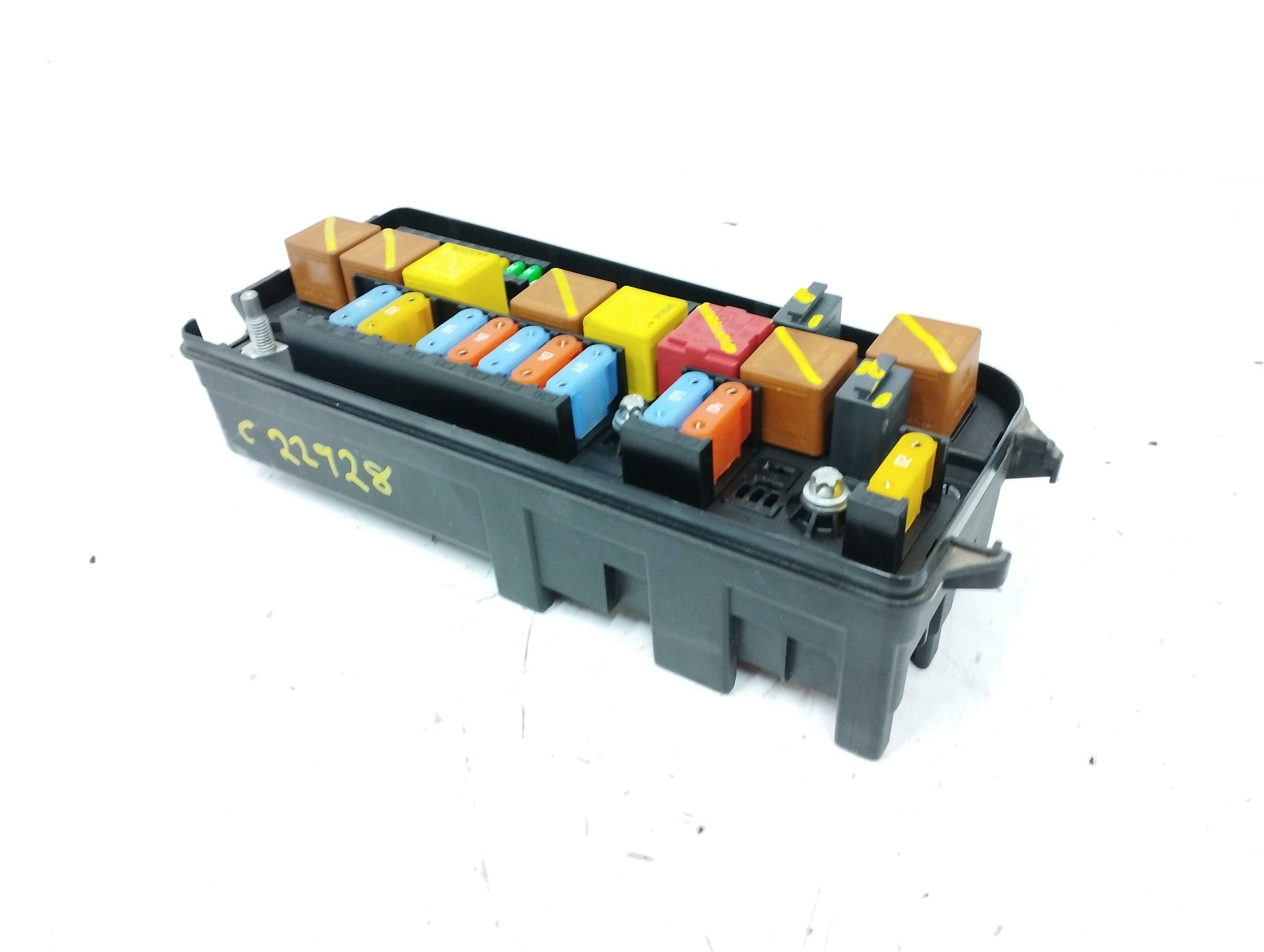 CAJA RELES / FUSIBLES