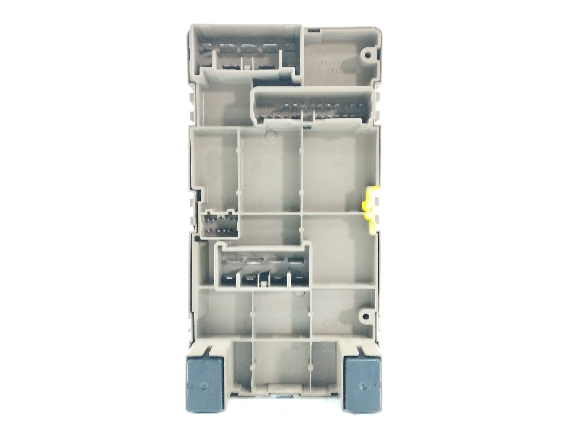CAJA RELES / FUSIBLES