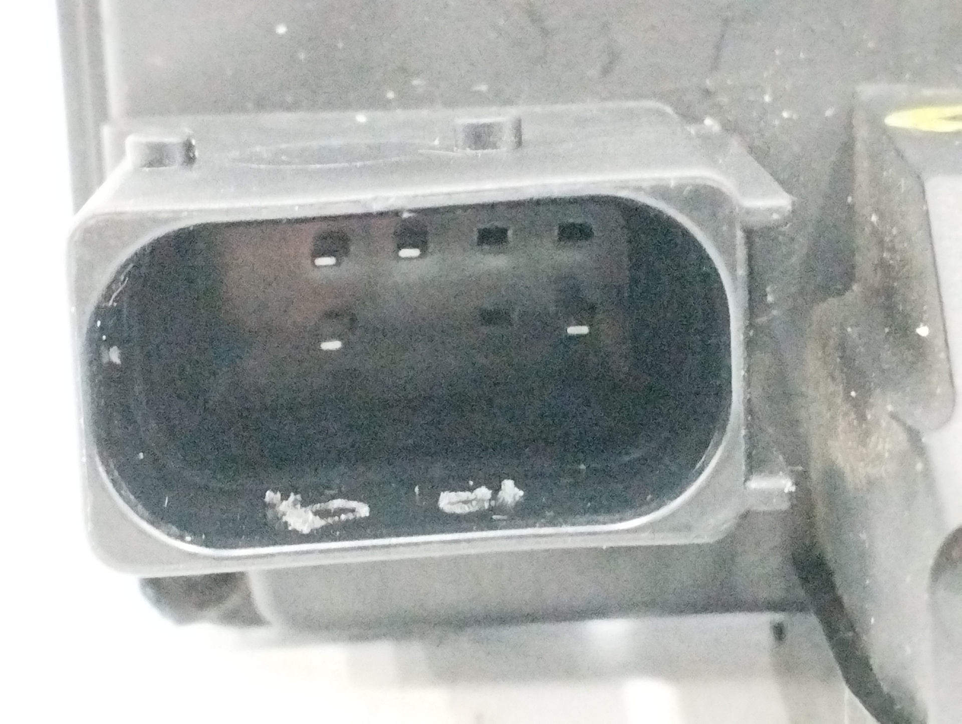 CERRADURA PUERTA TRASERA IZQUIERDA 