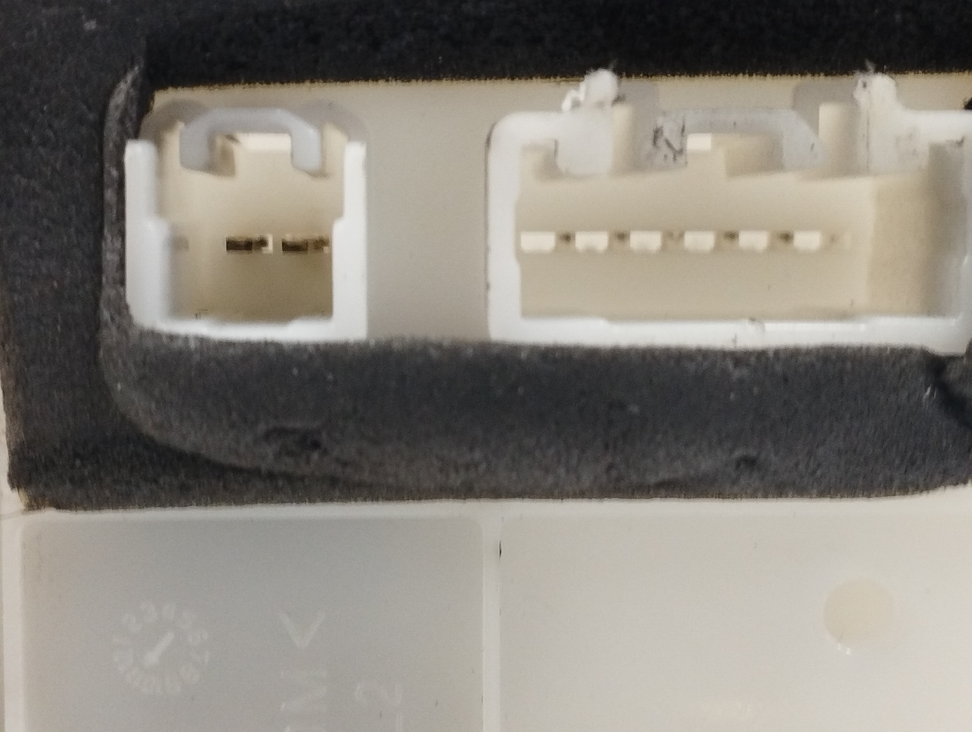 CERRADURA PUERTA DELANTERA IZQUIERDA 