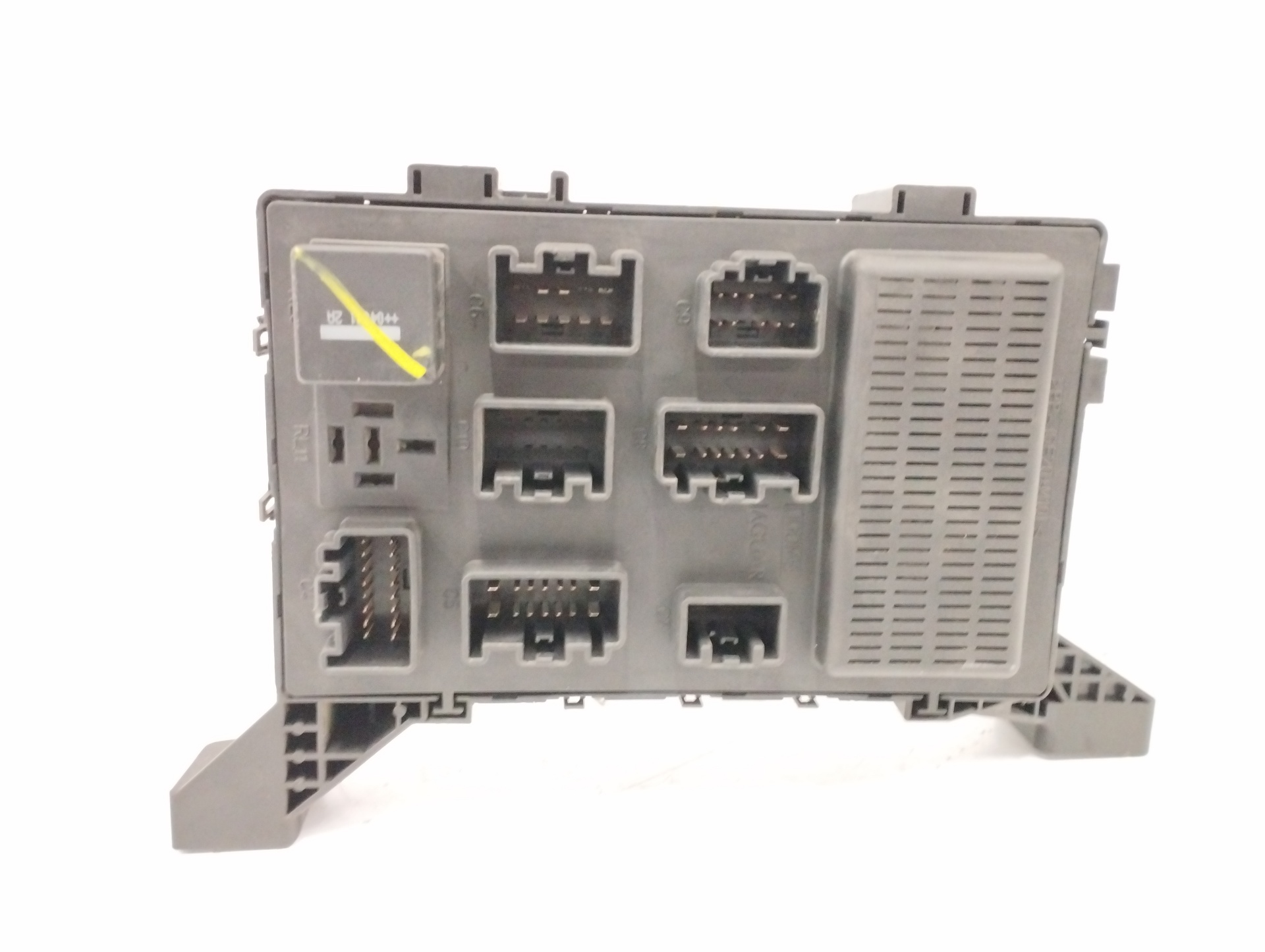 CAJA RELES / FUSIBLES