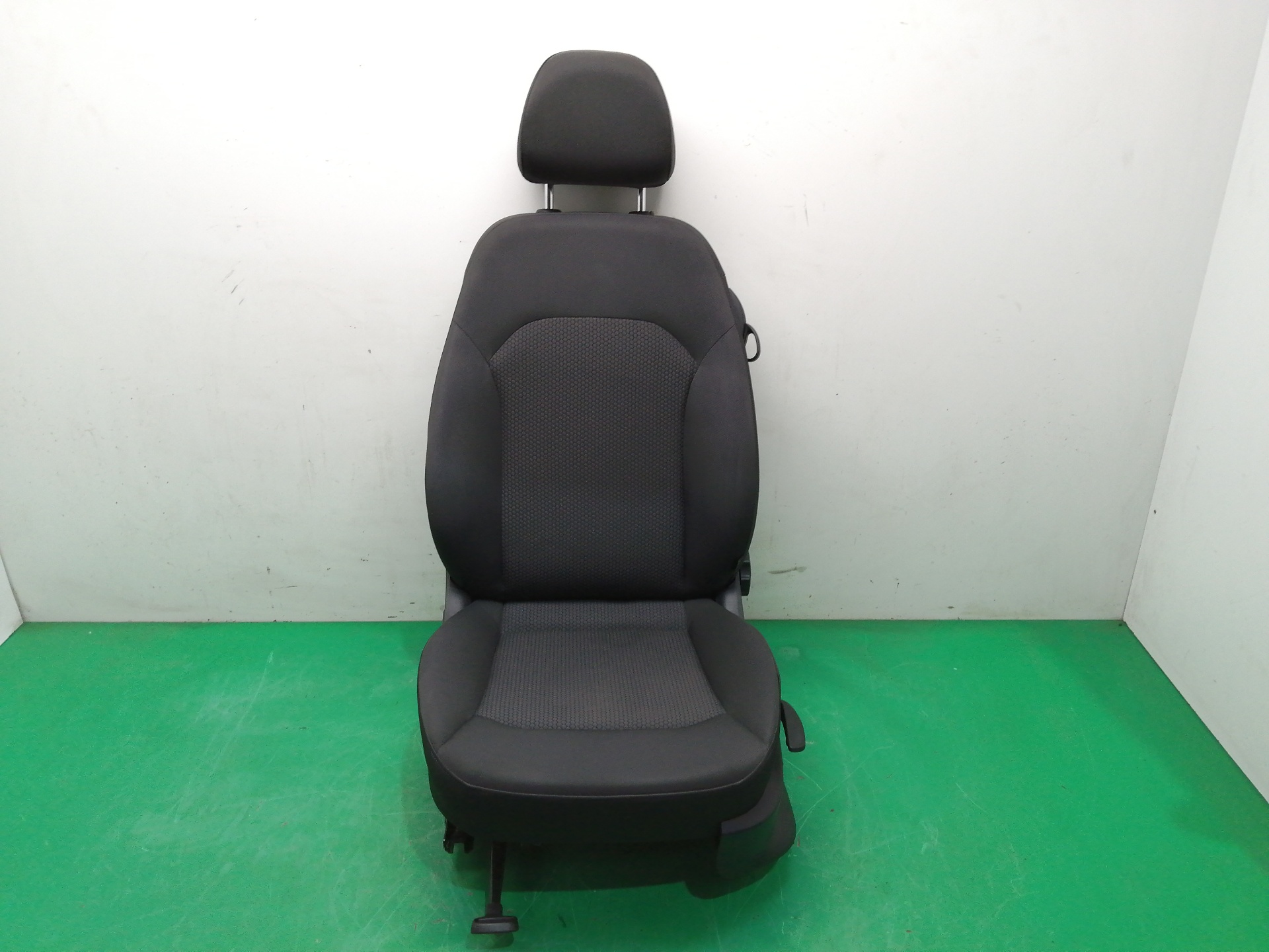 ASIENTO DELANTERO IZQUIERDO