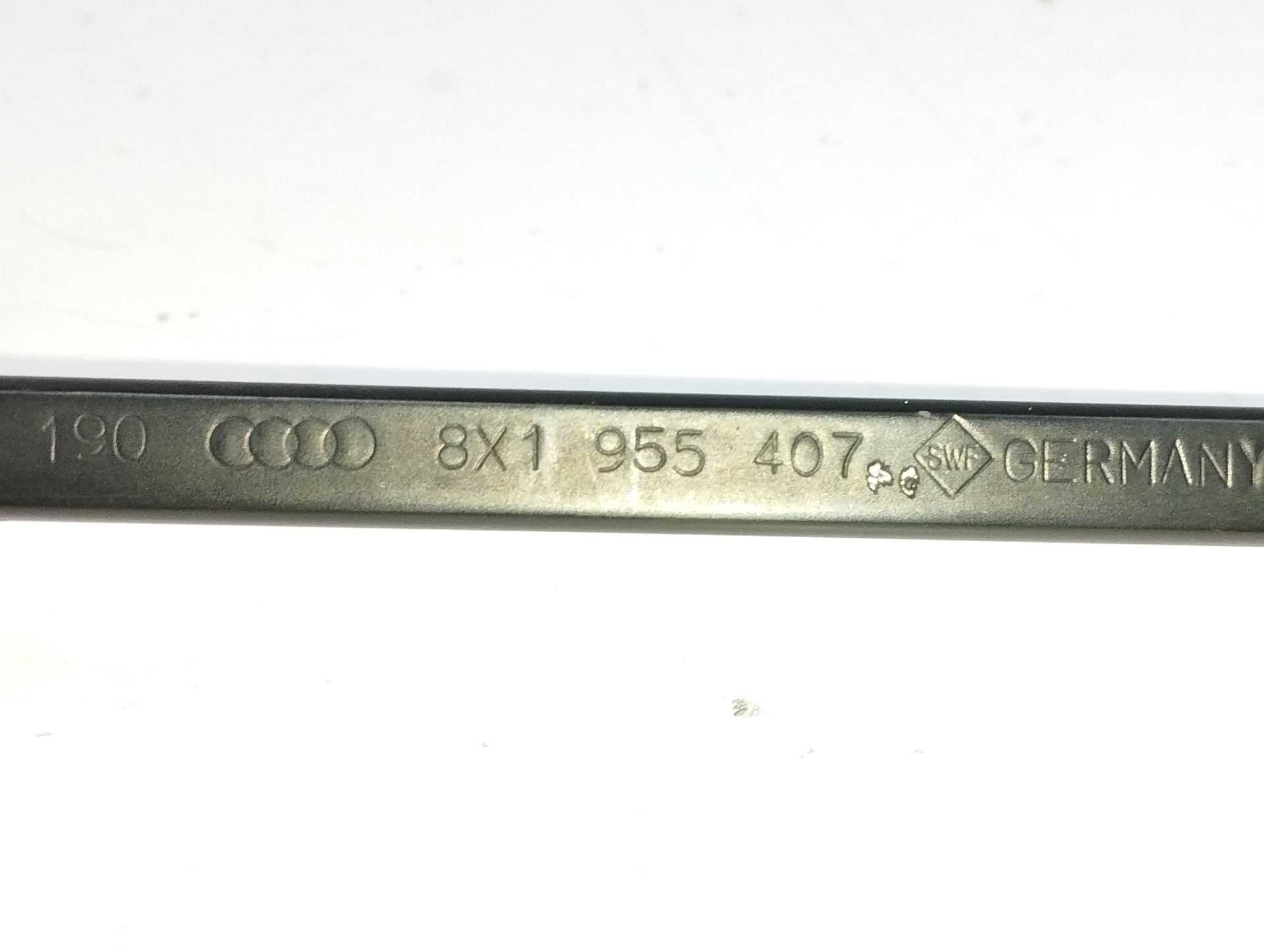 BRAZO LIMPIA DELANTERO IZQUIERDO
