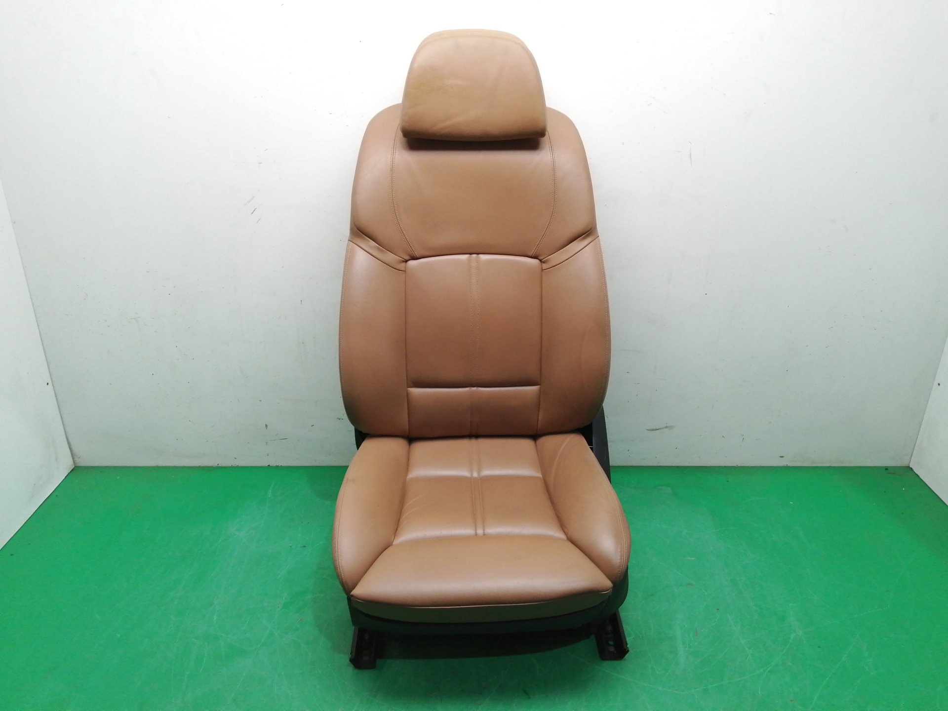 ASIENTO DELANTERO IZQUIERDO