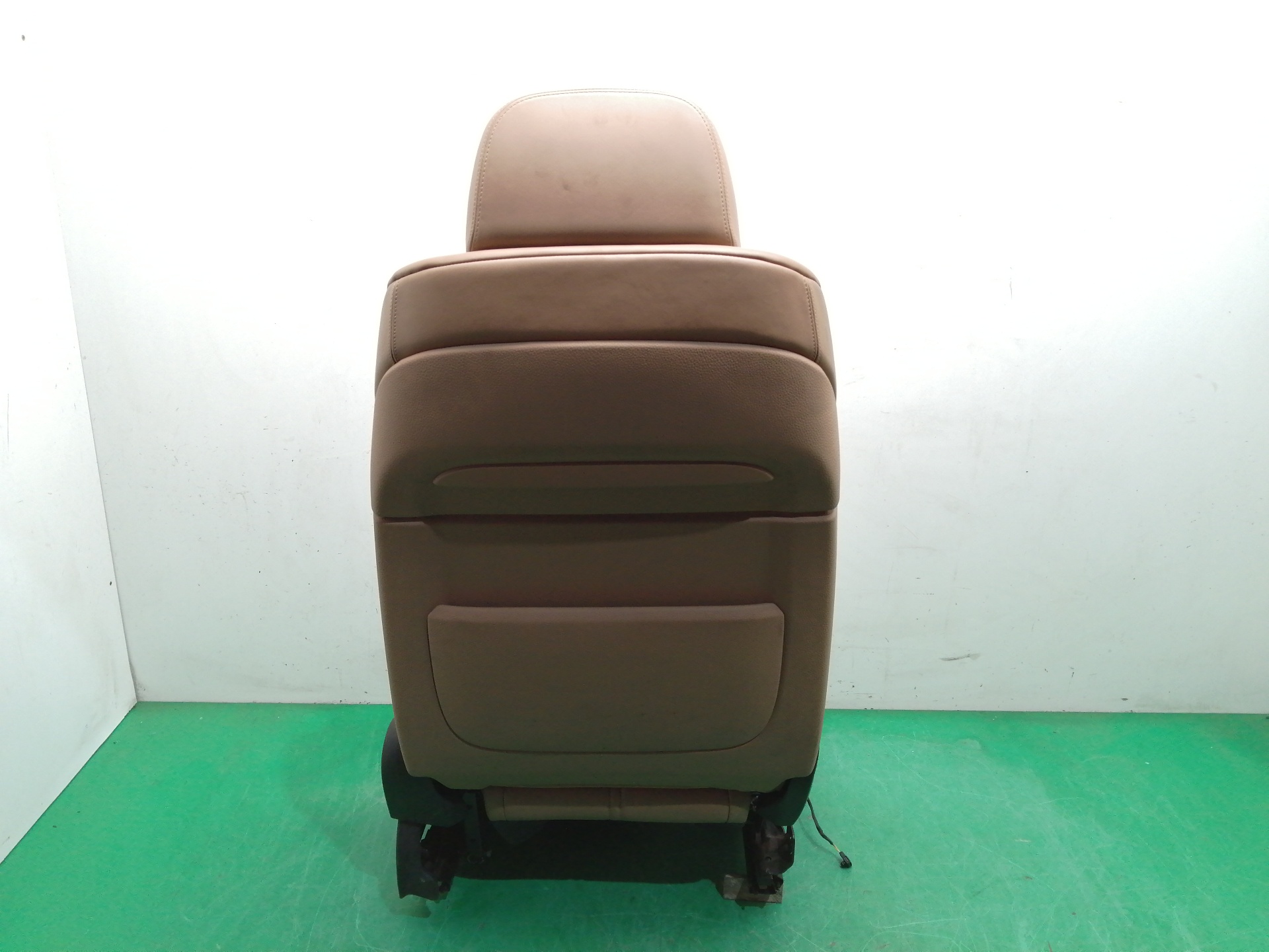 ASIENTO DELANTERO IZQUIERDO