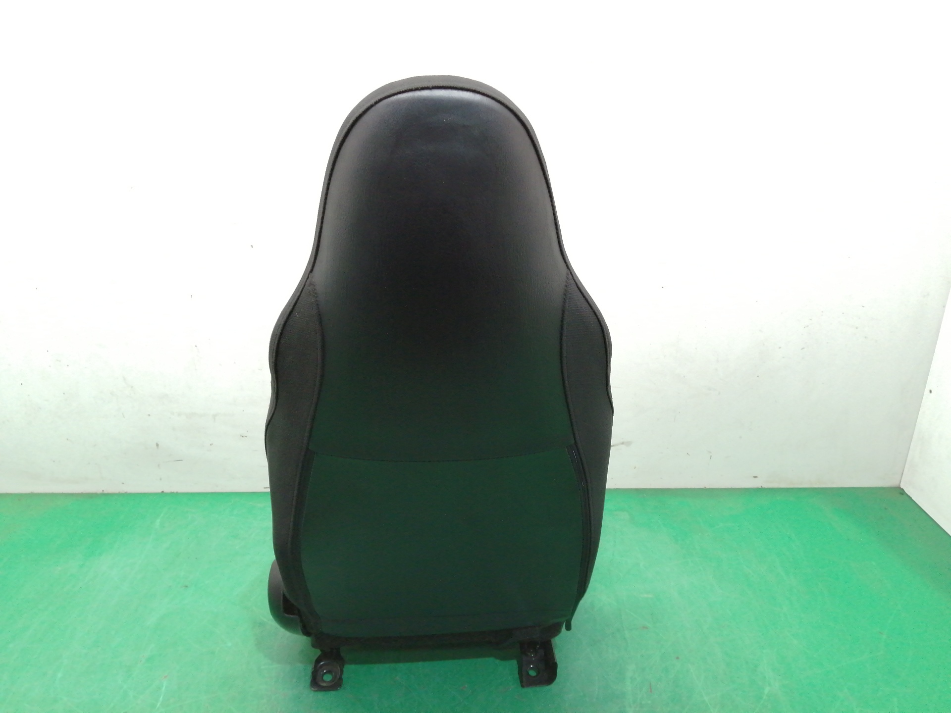 ASIENTO DELANTERO IZQUIERDO