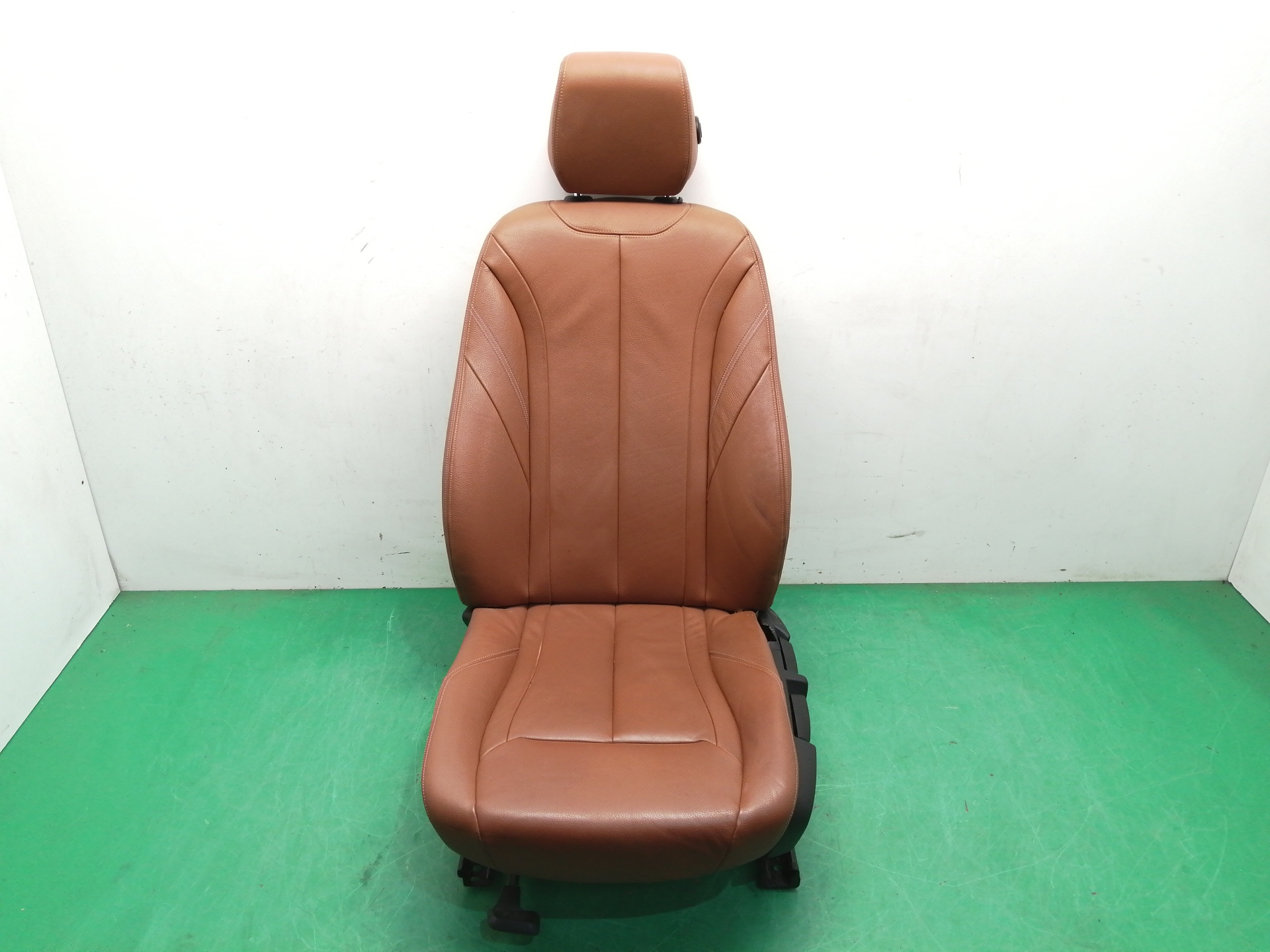 ASIENTO DELANTERO IZQUIERDO