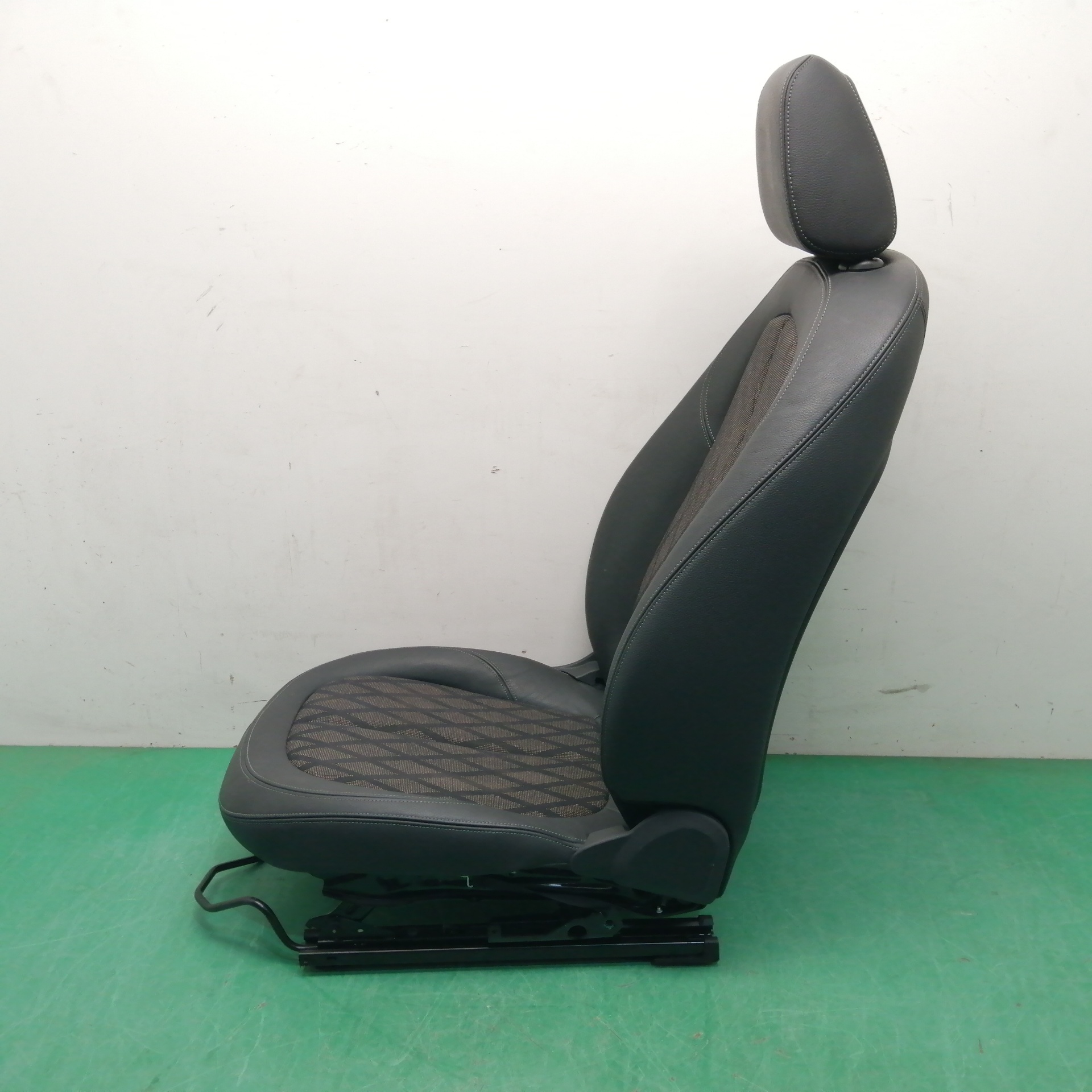 ASIENTO DELANTERO DERECHO