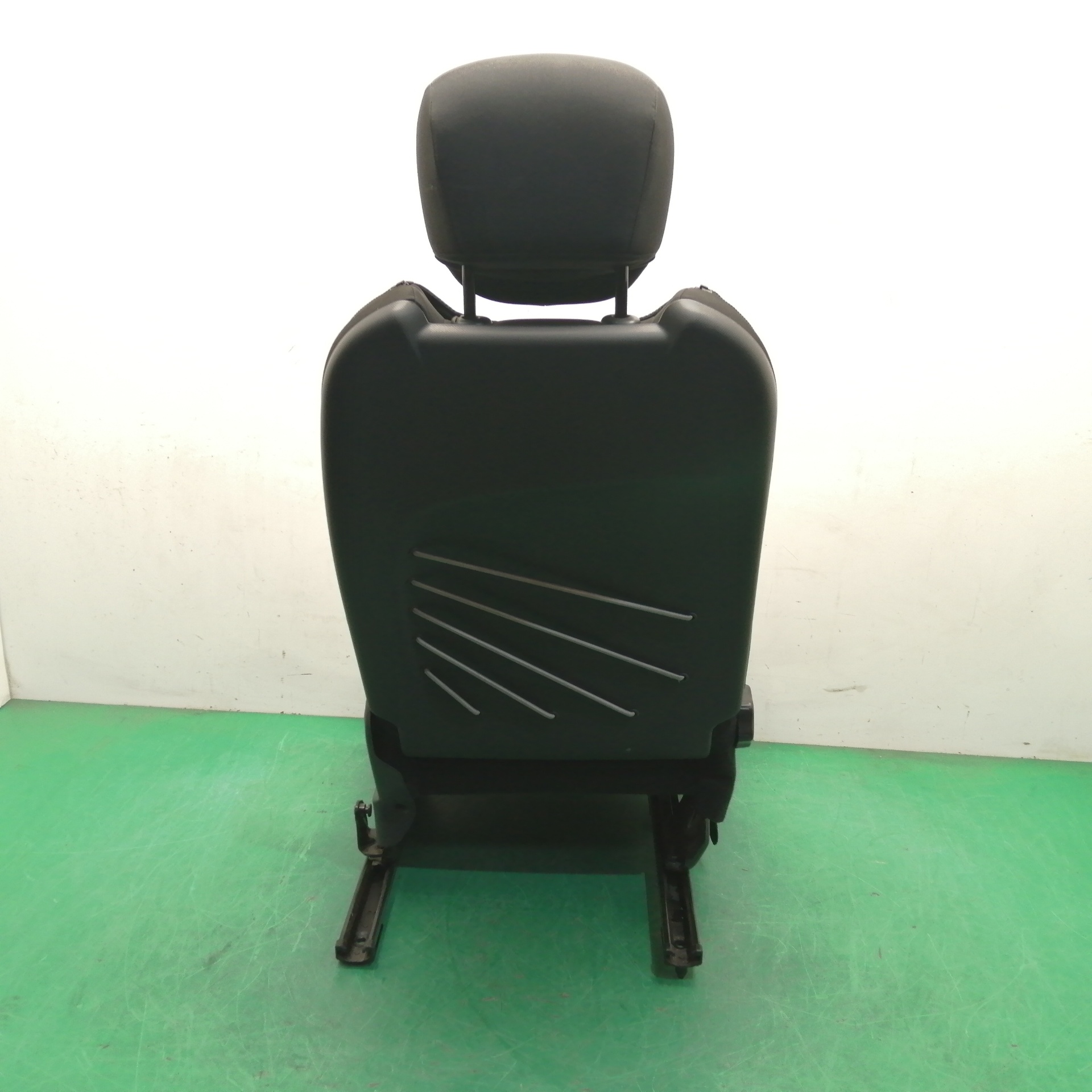 ASIENTO DELANTERO IZQUIERDO