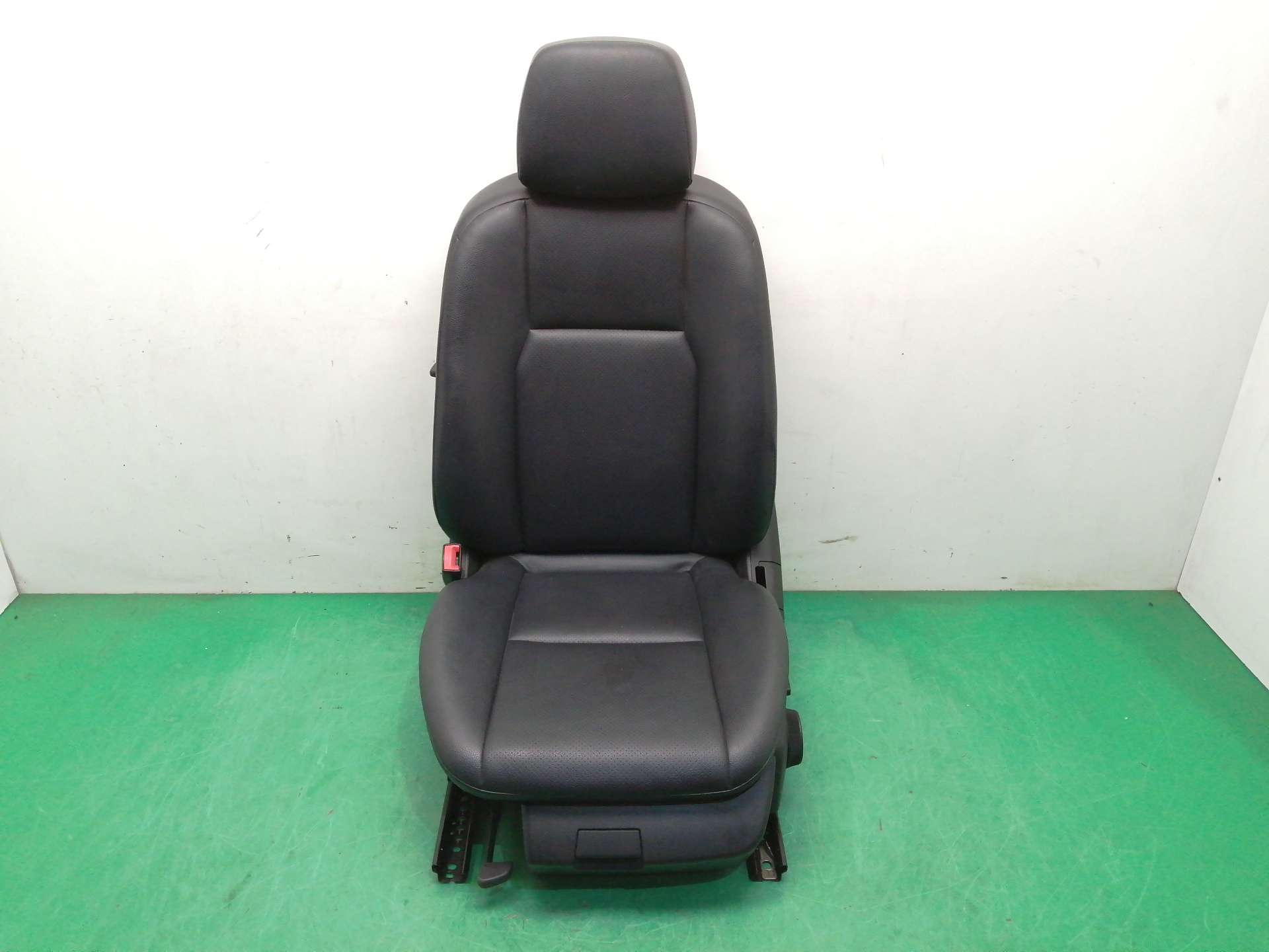 ASIENTO DELANTERO IZQUIERDO