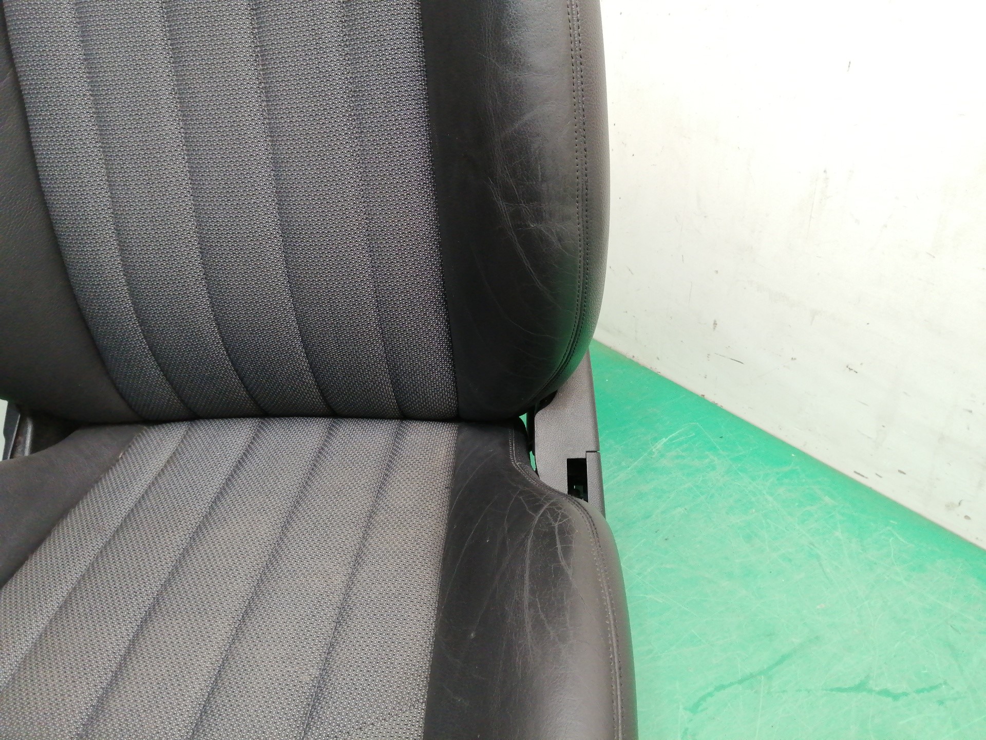 ASIENTO DELANTERO IZQUIERDO