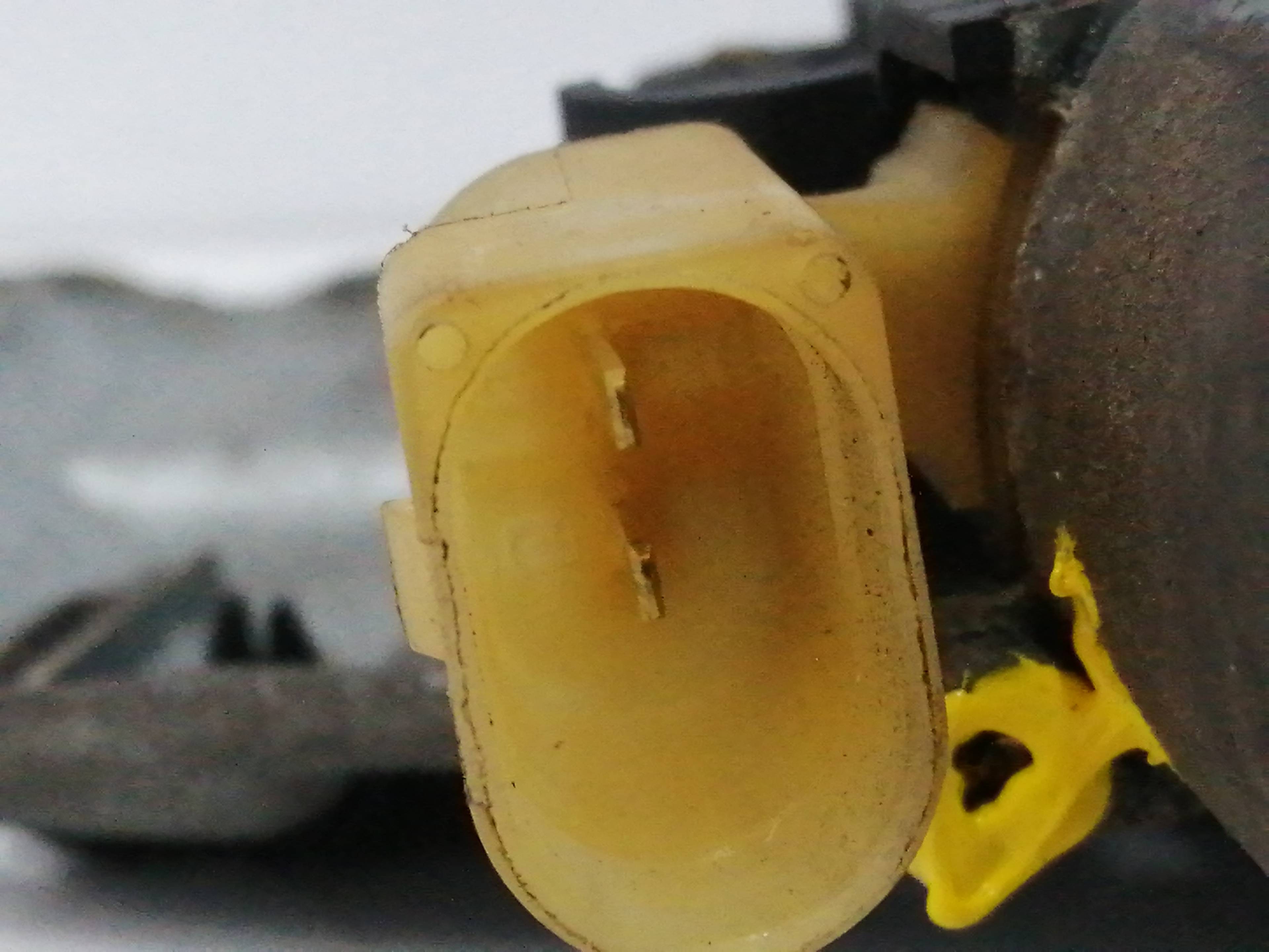 ELEVALUNAS DELANTERO IZQUIERDO