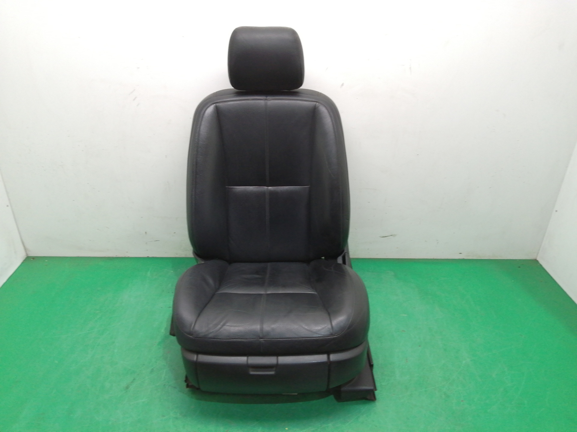 ASIENTO DELANTERO IZQUIERDO