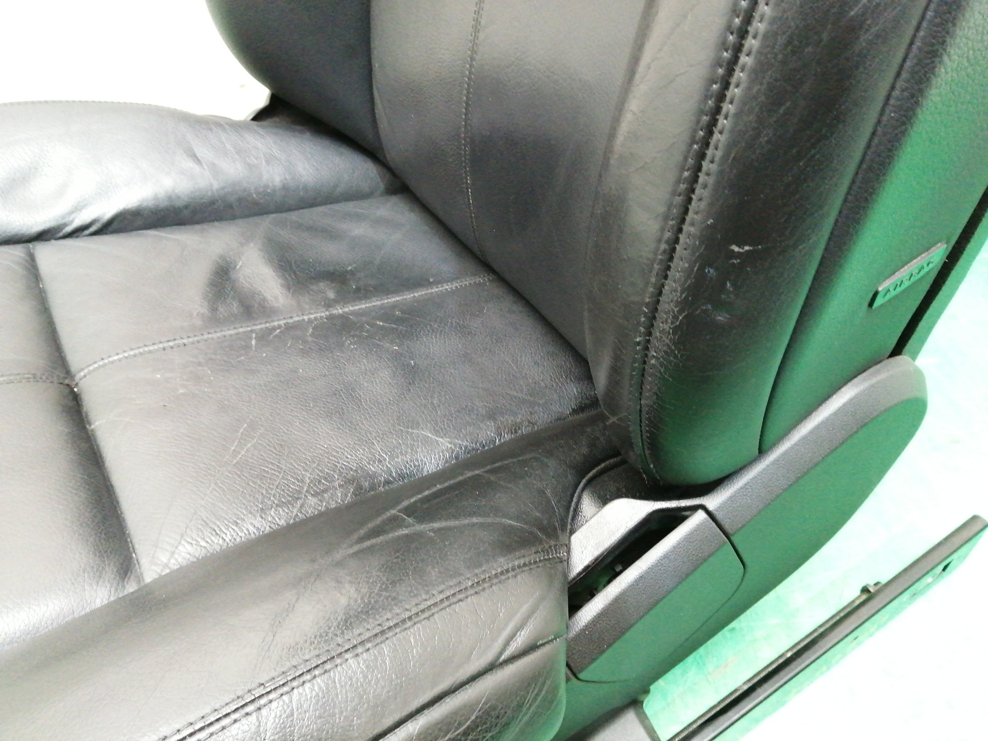 ASIENTO DELANTERO IZQUIERDO