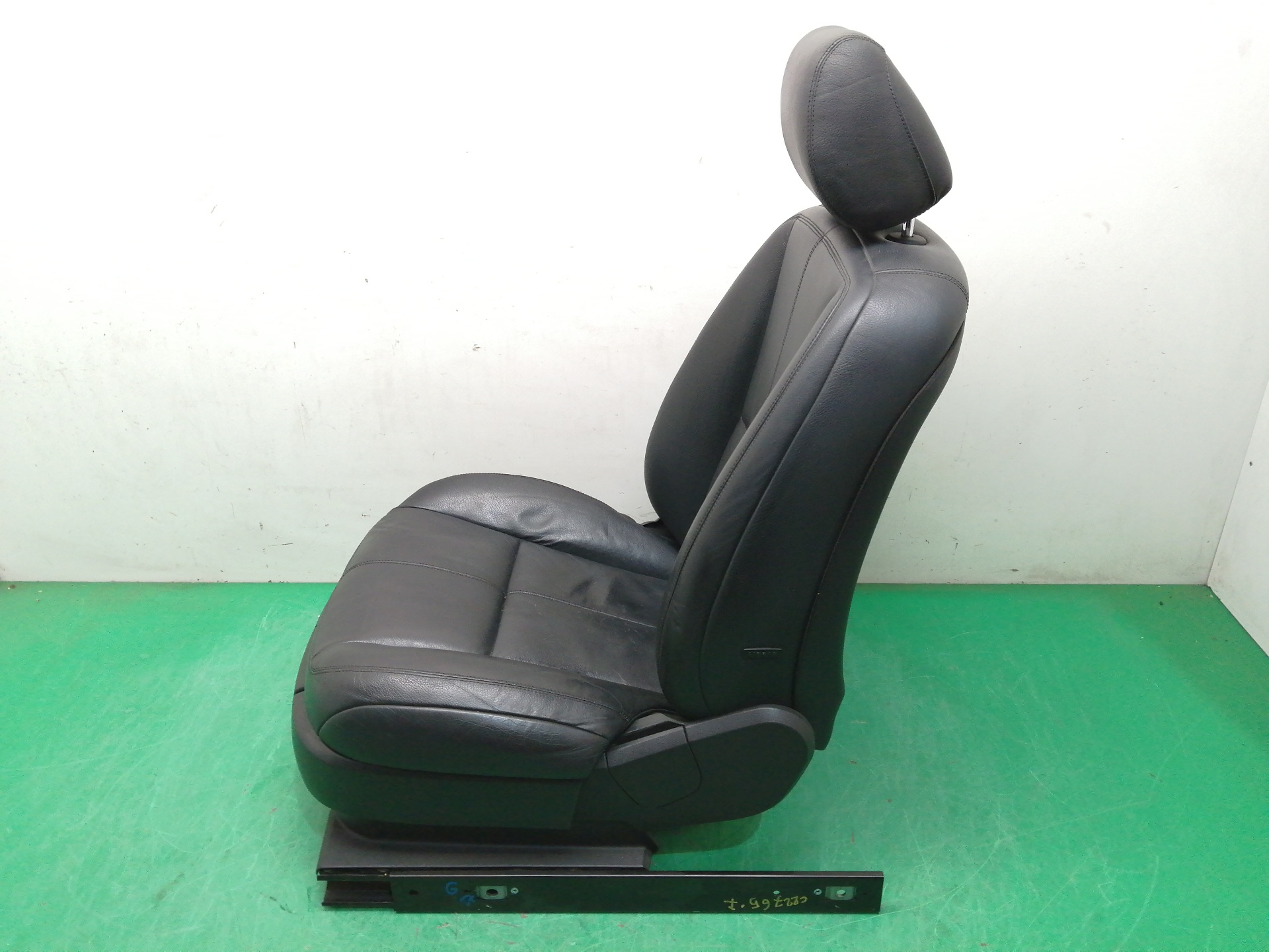 ASIENTO DELANTERO IZQUIERDO