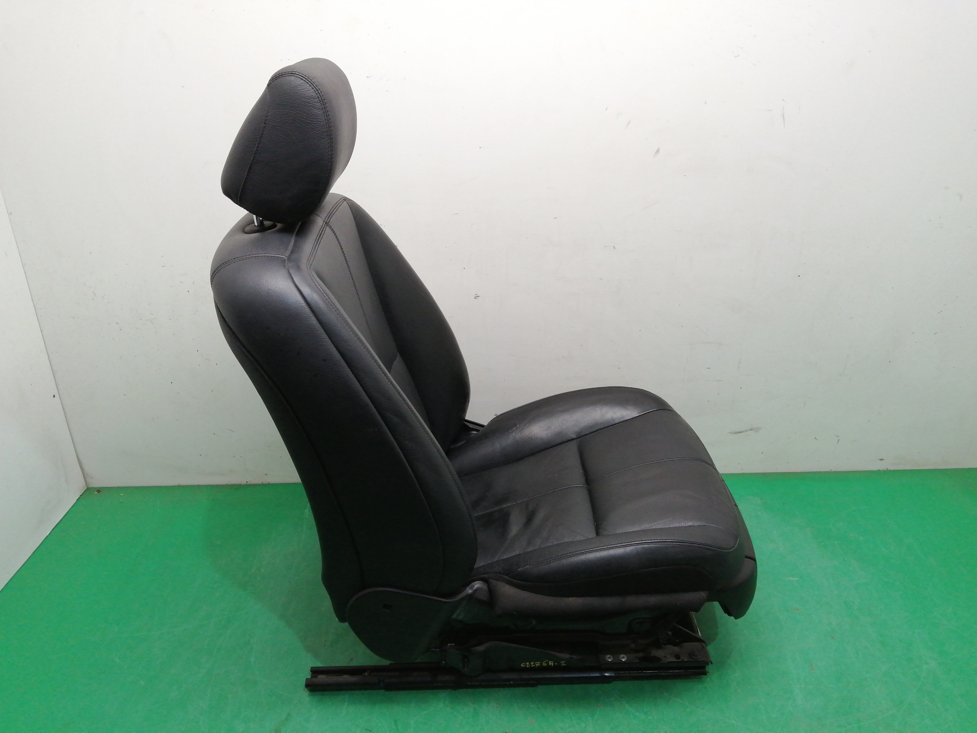 ASIENTO DELANTERO IZQUIERDO