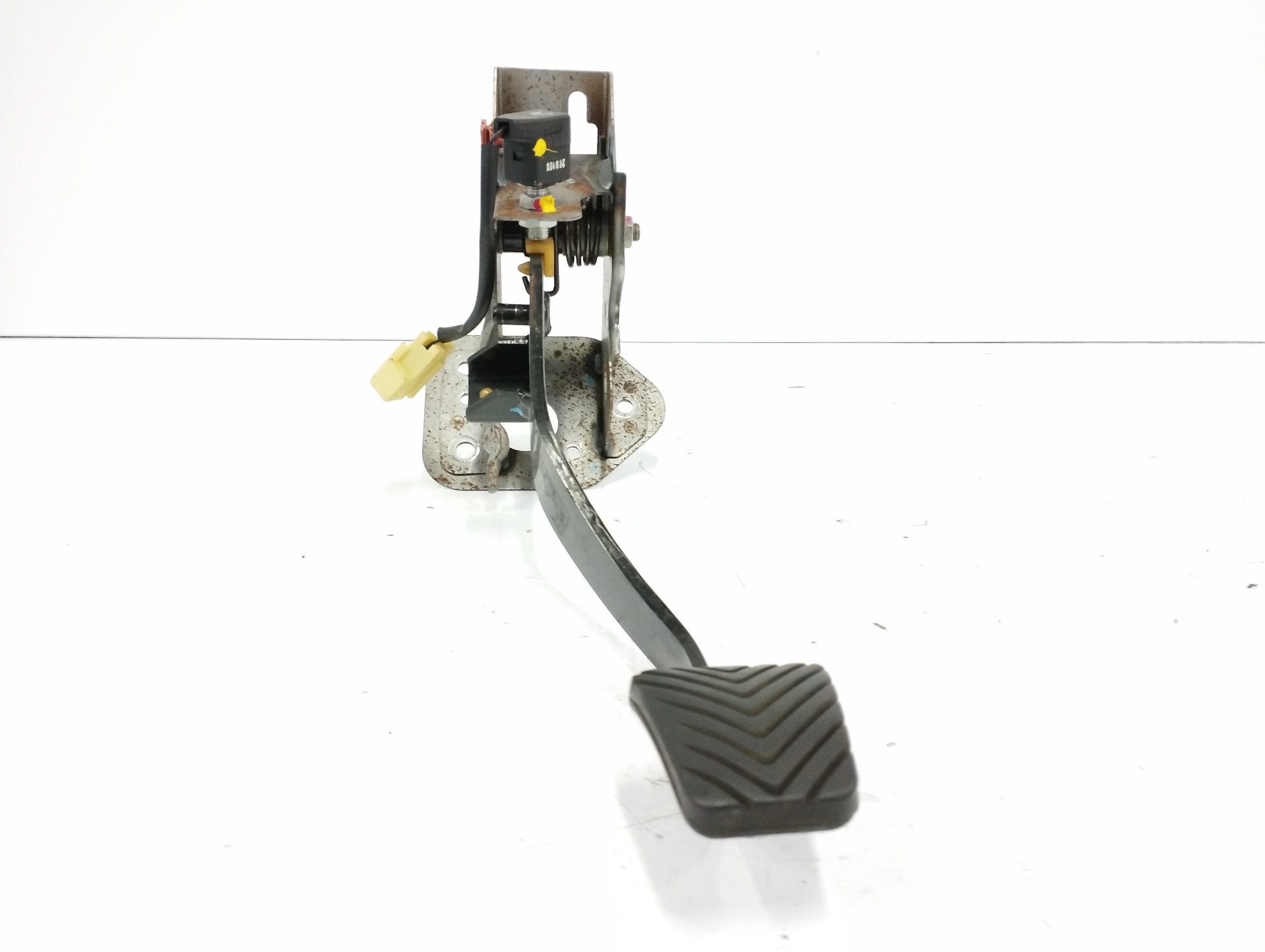 PEDAL EMBRAGUE