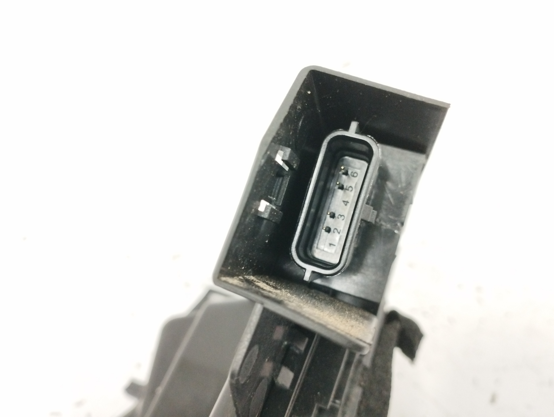 CERRADURA PUERTA TRASERA DERECHA 