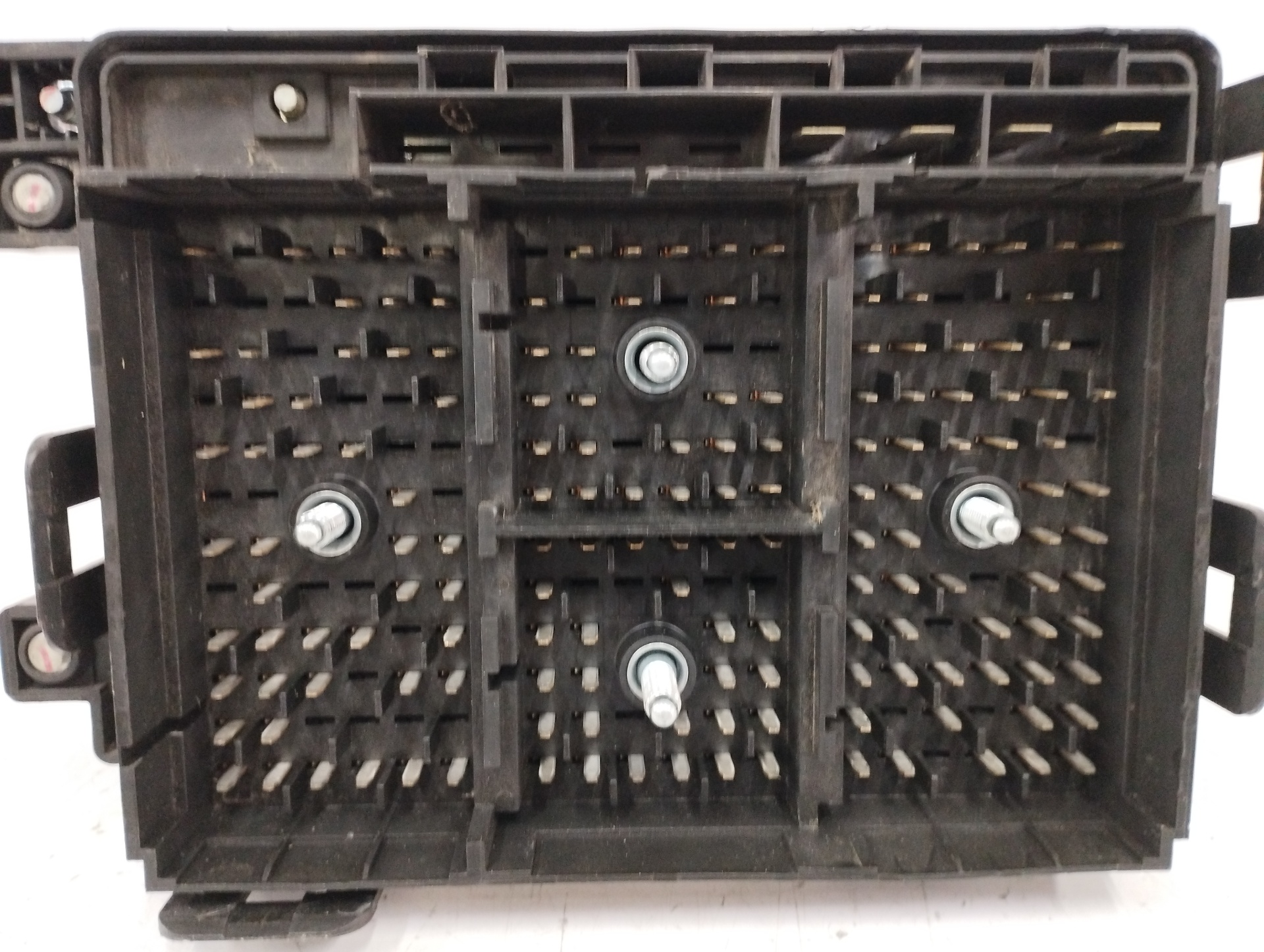 CAJA RELES / FUSIBLES