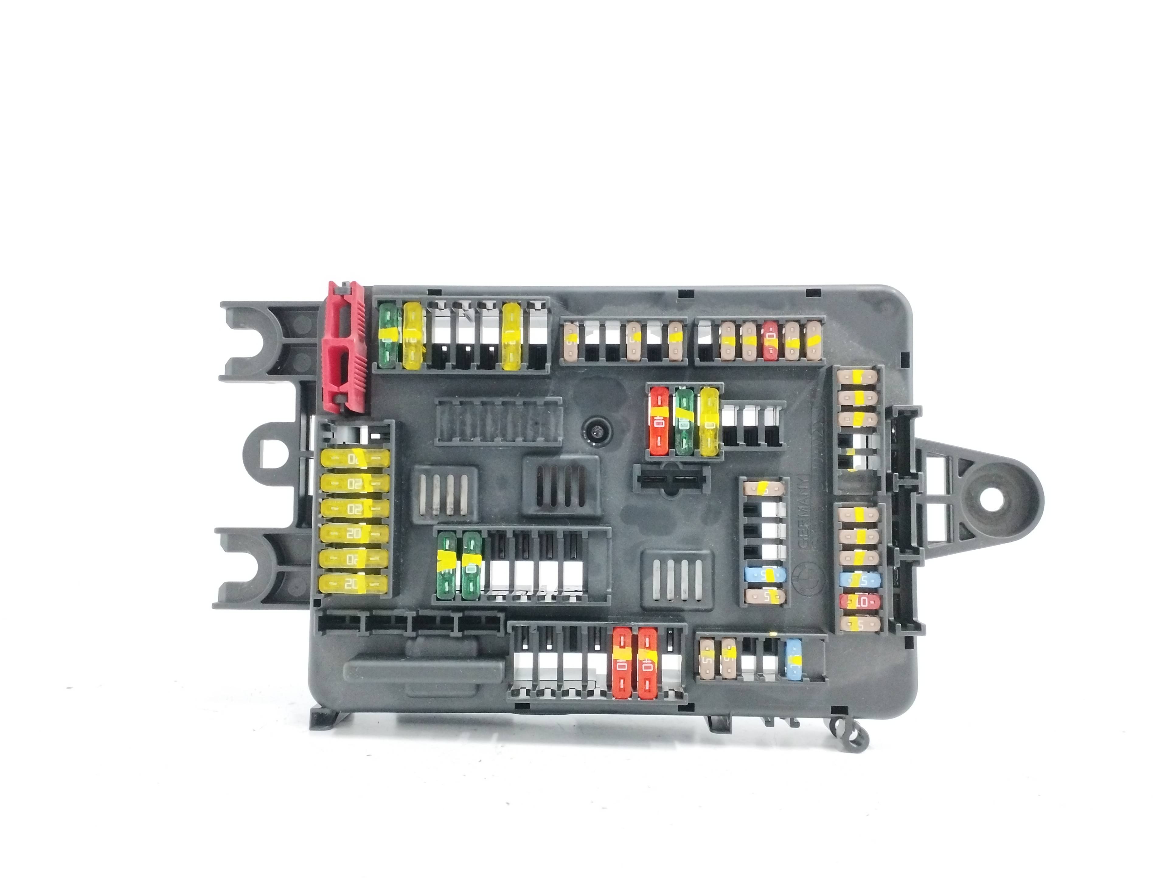 CAJA RELES / FUSIBLES