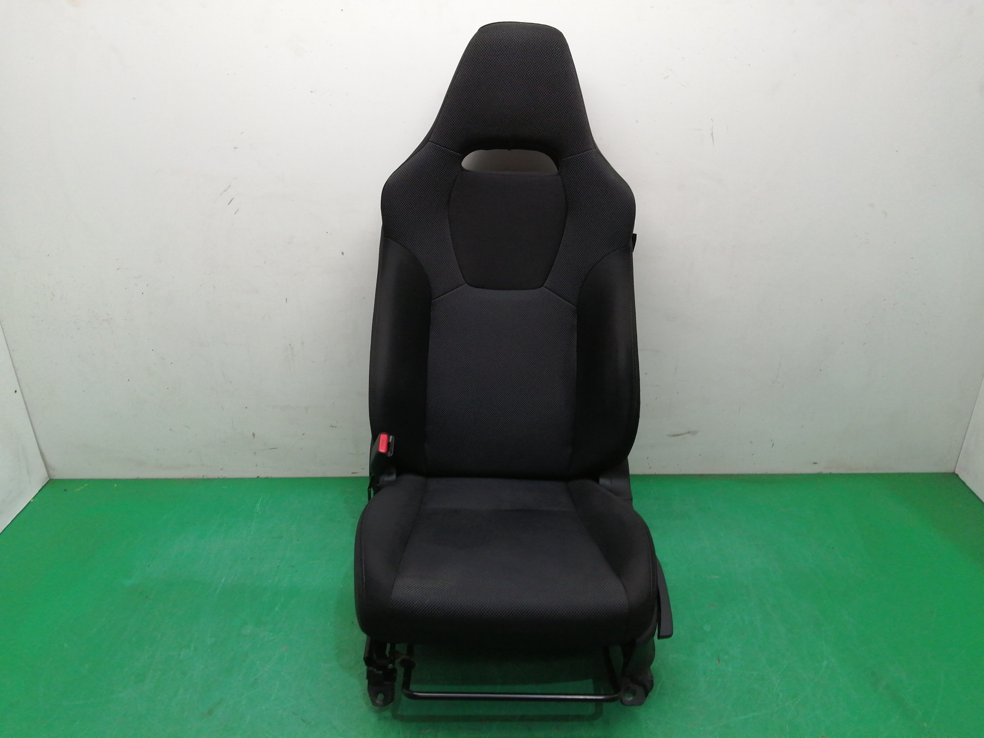 ASIENTO DELANTERO IZQUIERDO