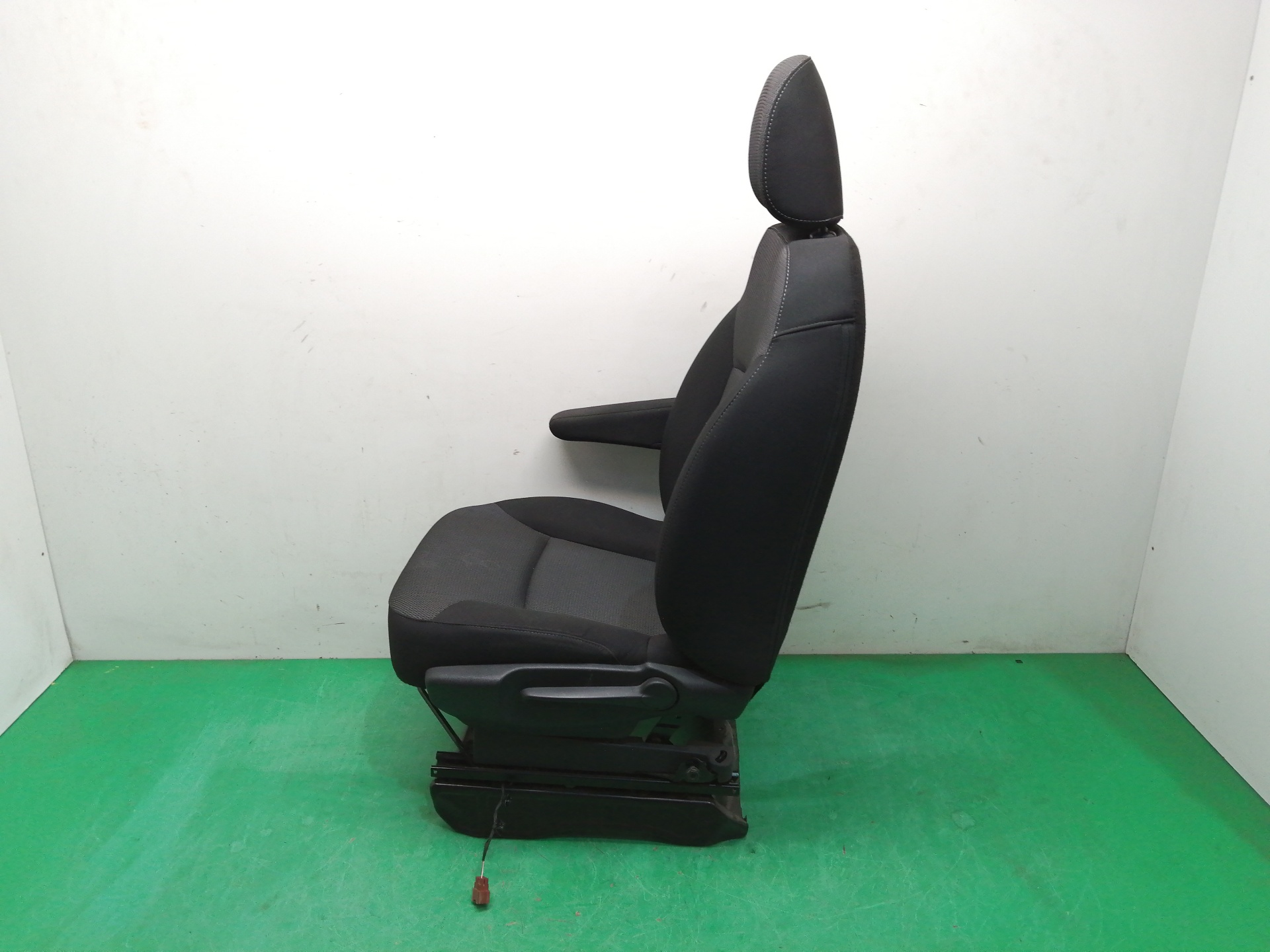 ASIENTO DELANTERO IZQUIERDO