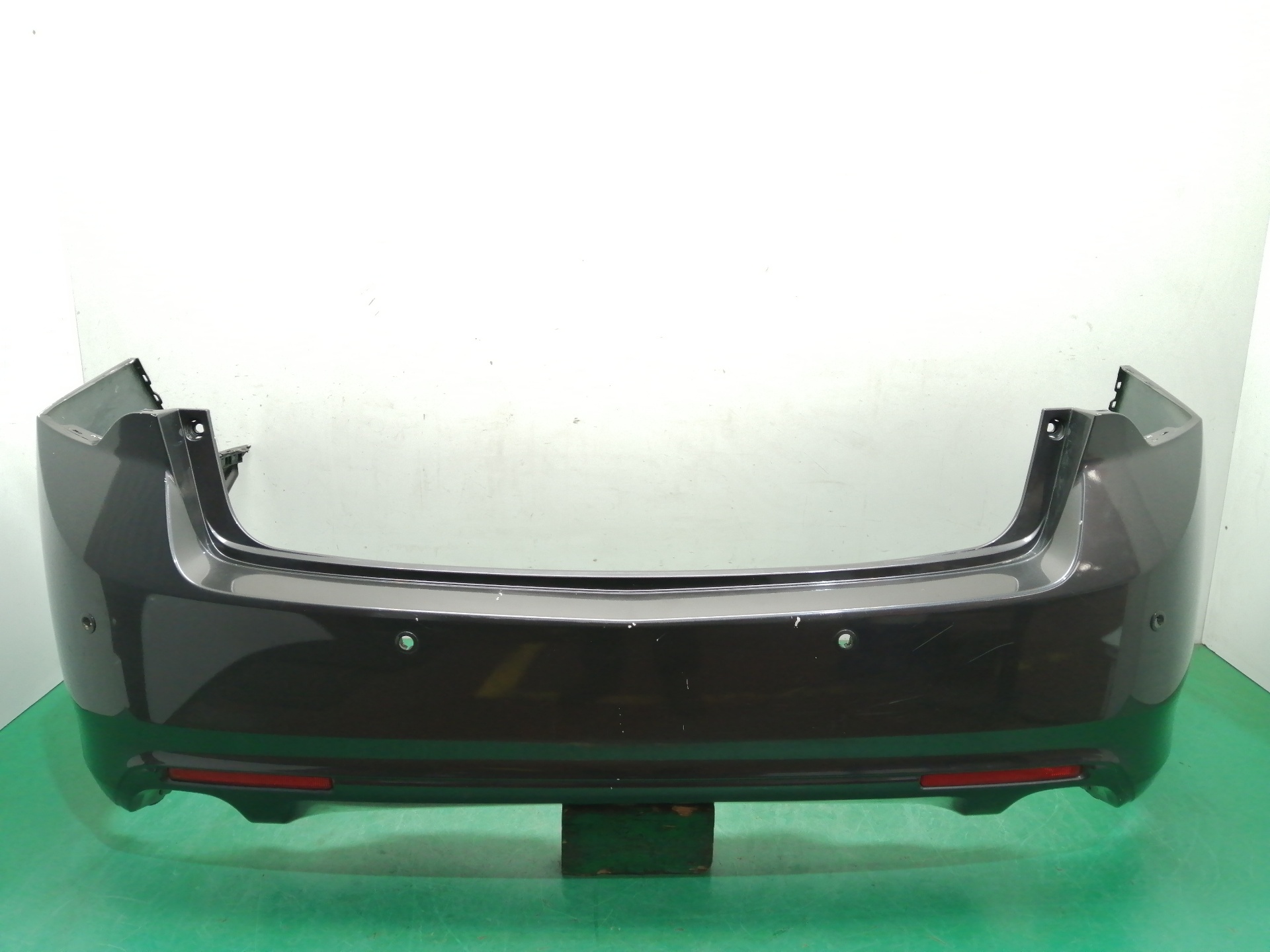 PARAGOLPES TRASERO