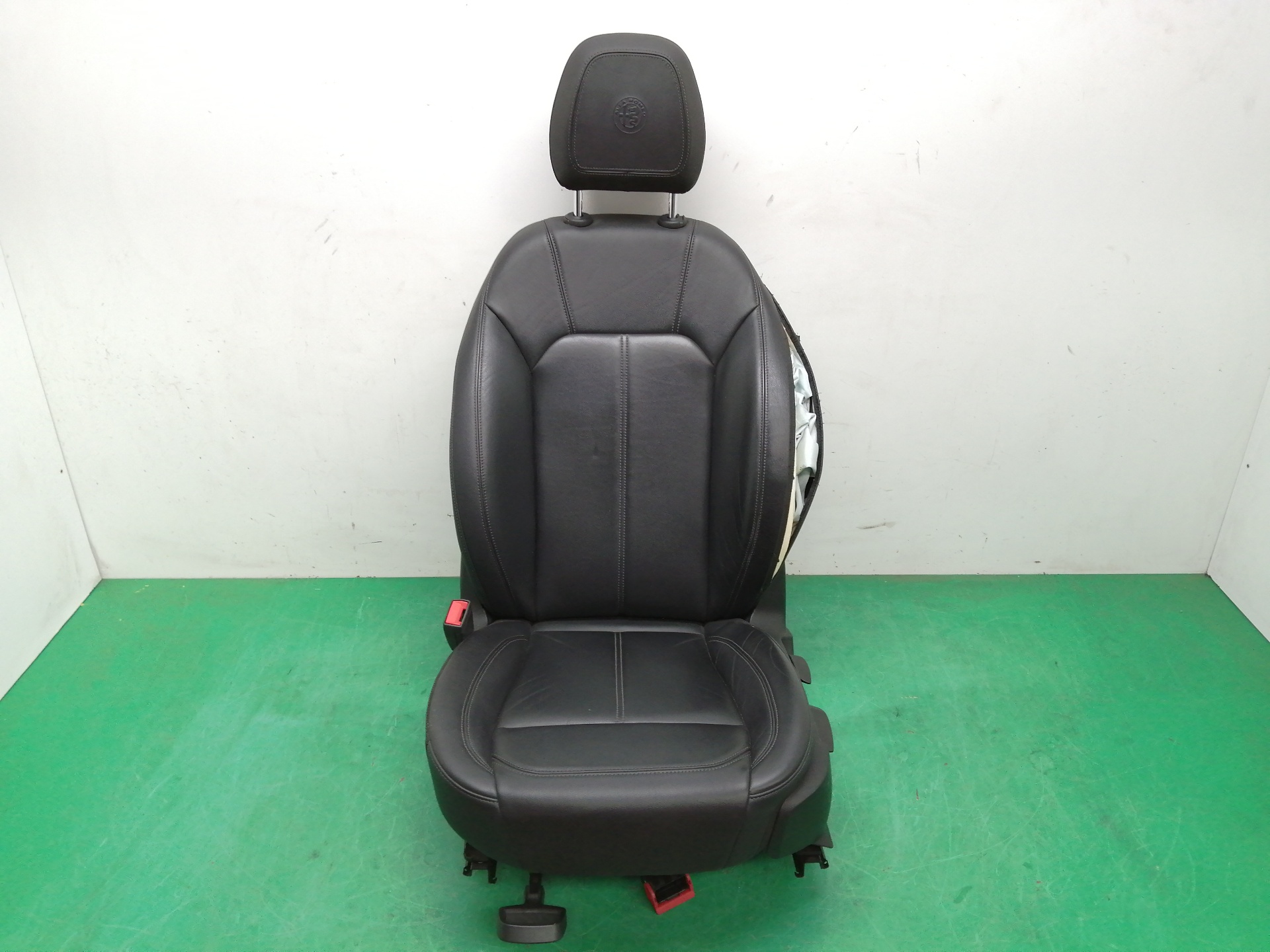 ASIENTO DELANTERO IZQUIERDO