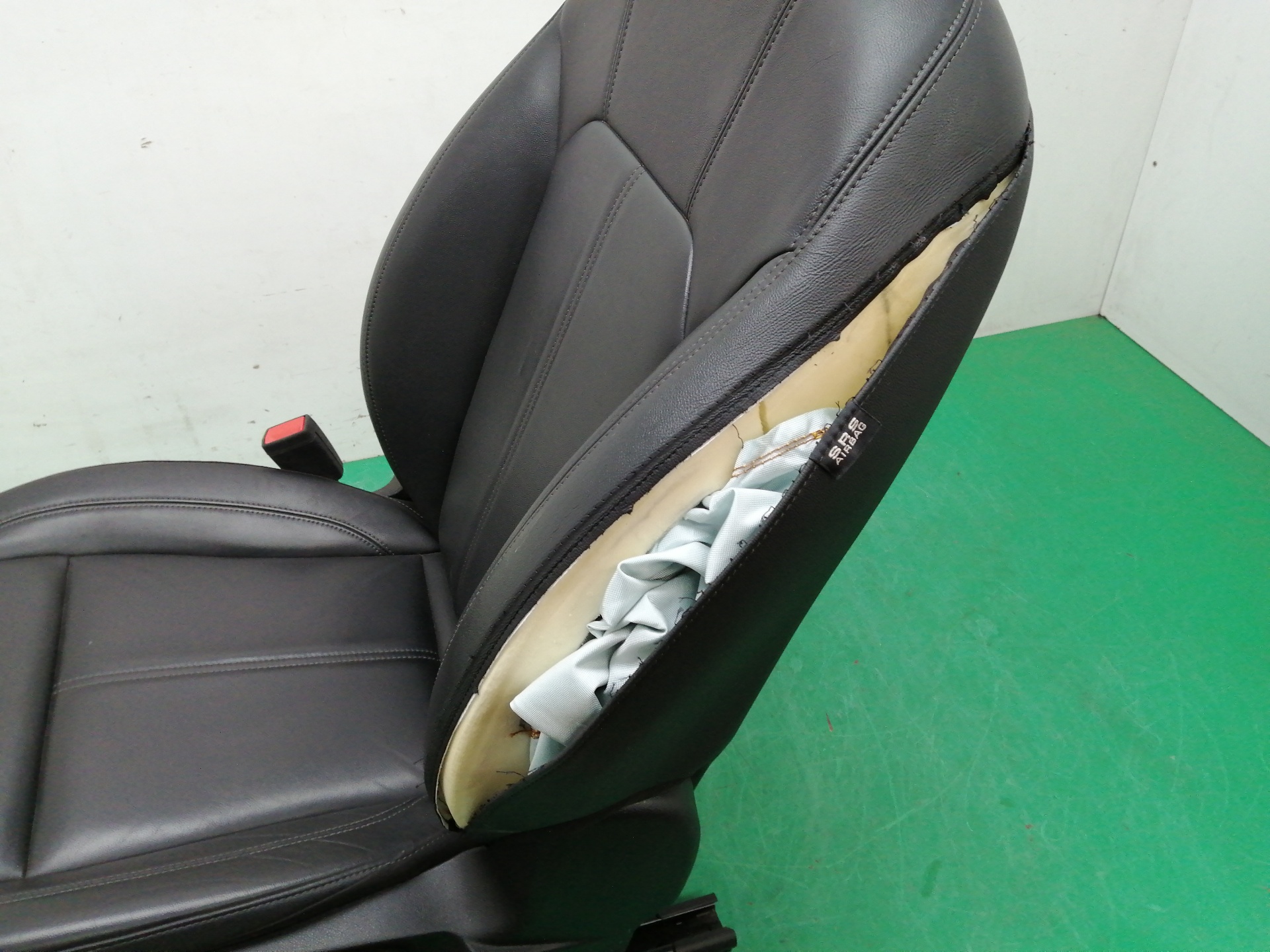 ASIENTO DELANTERO IZQUIERDO