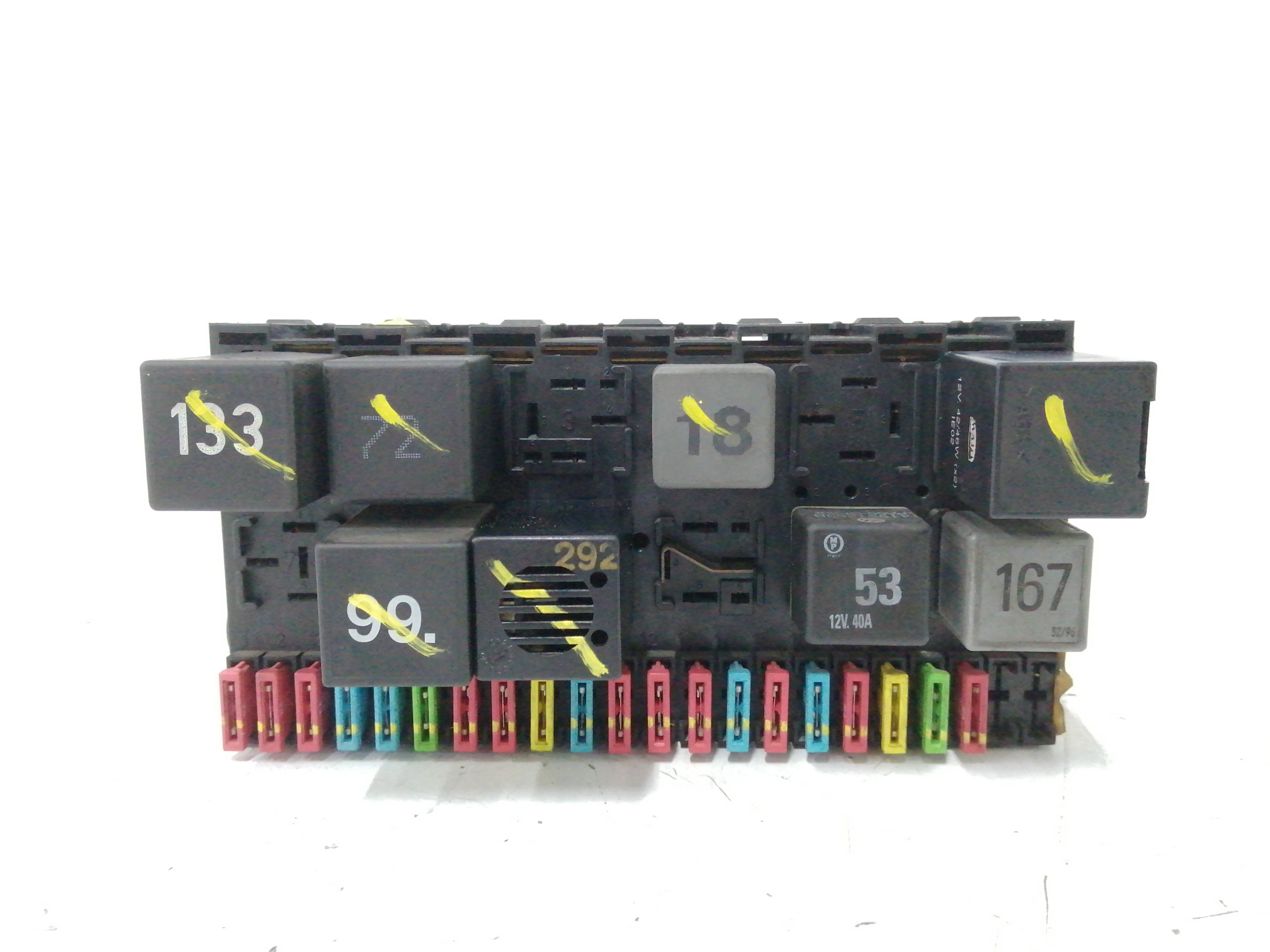 CAJA RELES / FUSIBLES