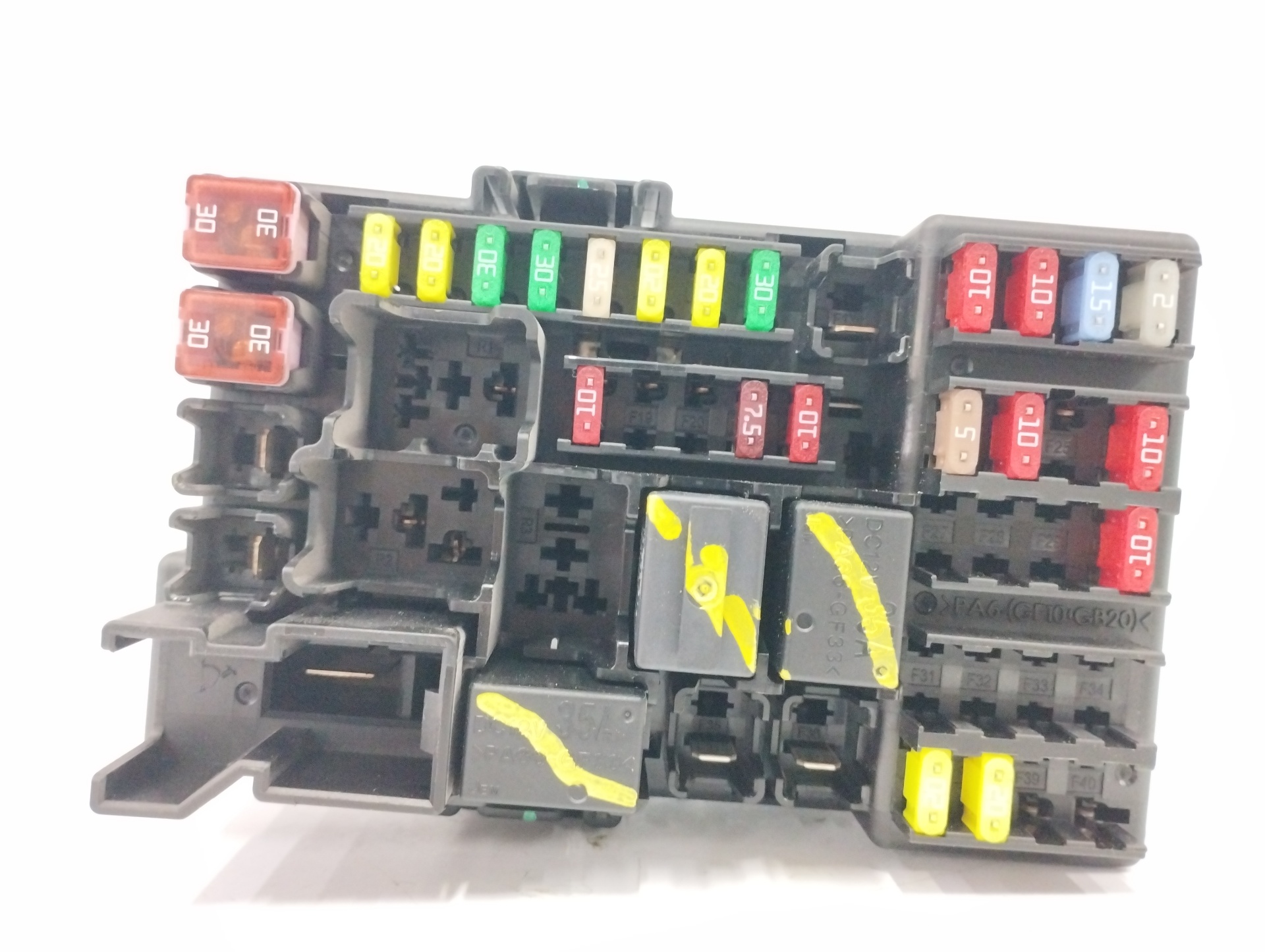 CAJA RELES / FUSIBLES