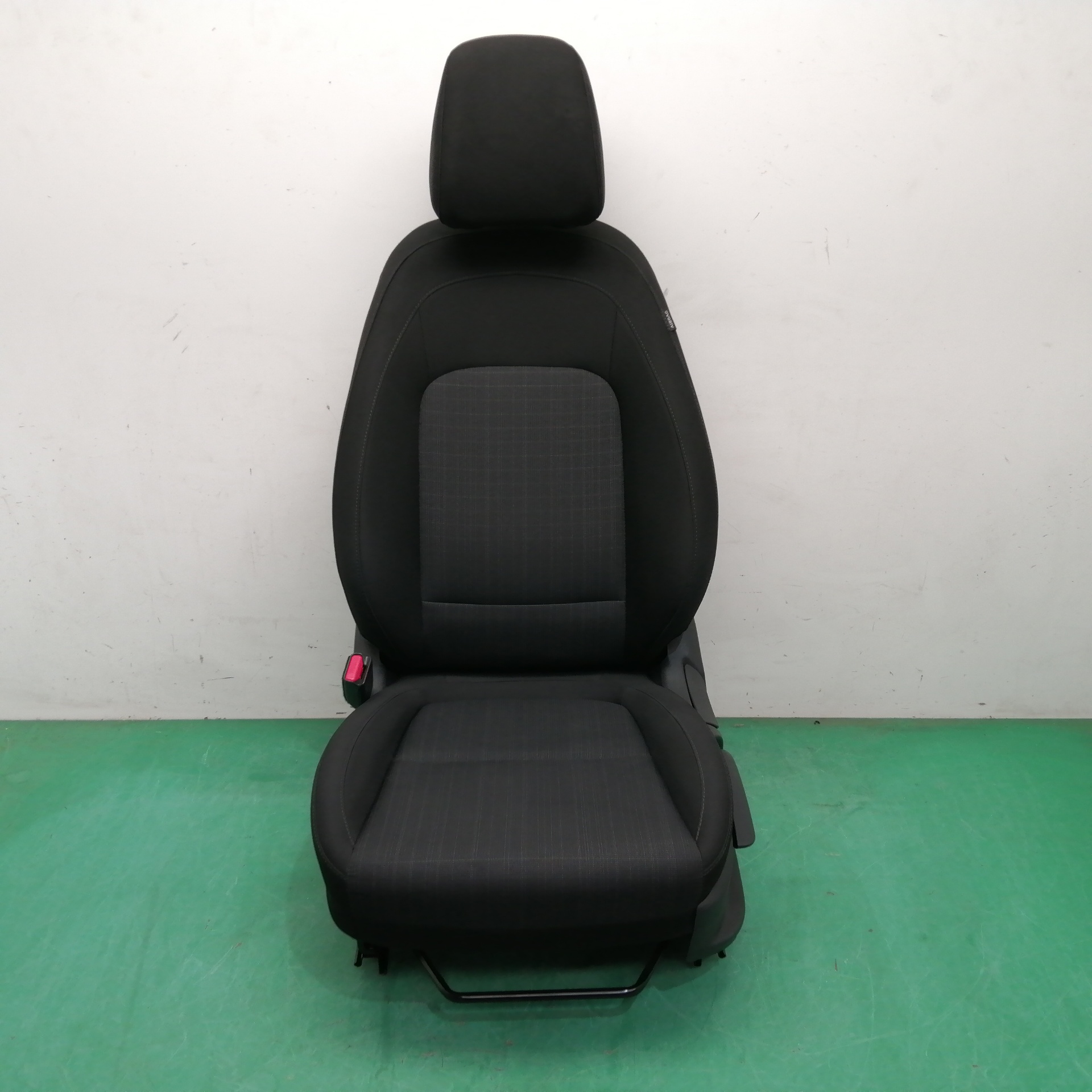 ASIENTO DELANTERO IZQUIERDO