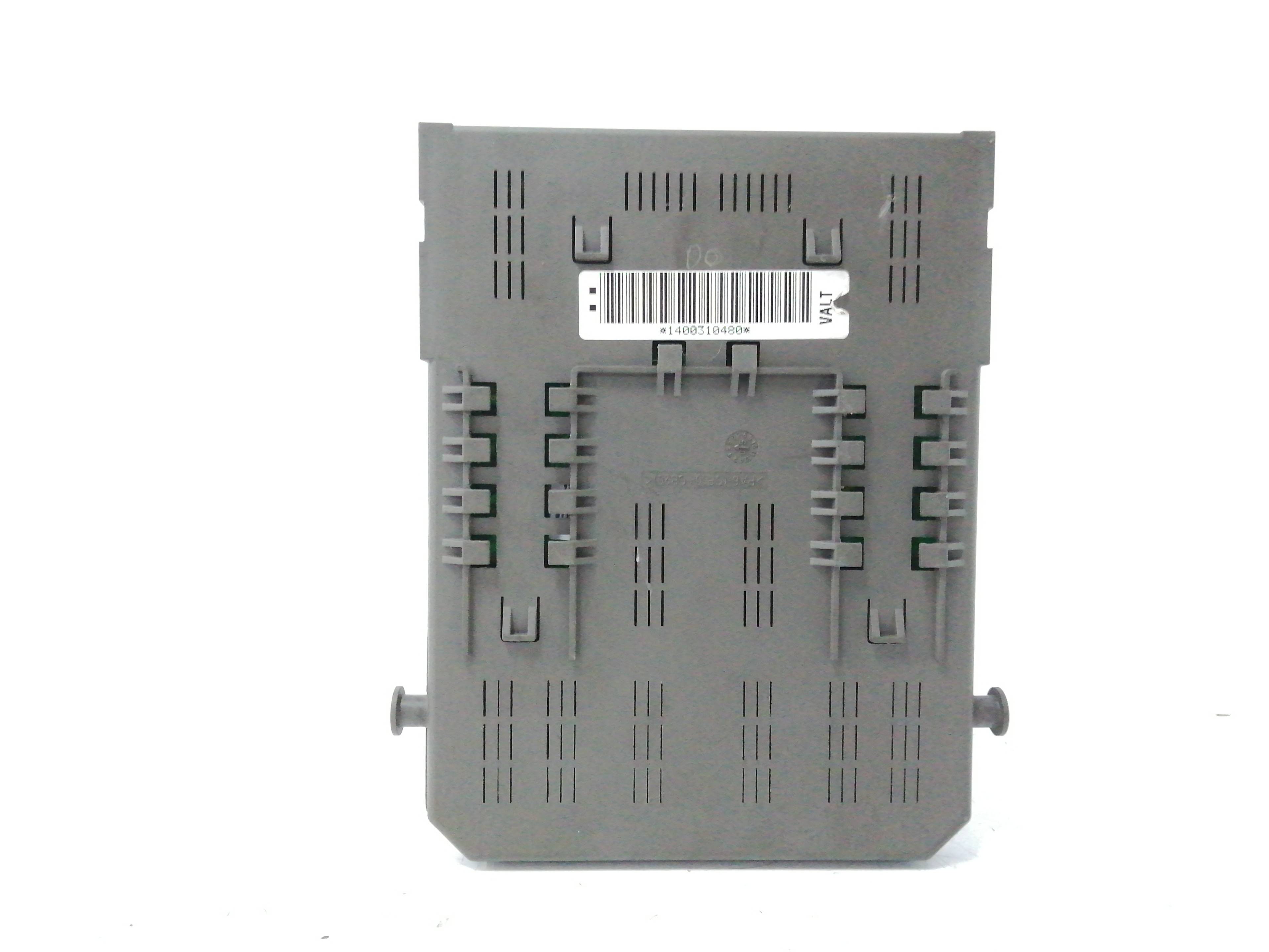 CAJA RELES / FUSIBLES