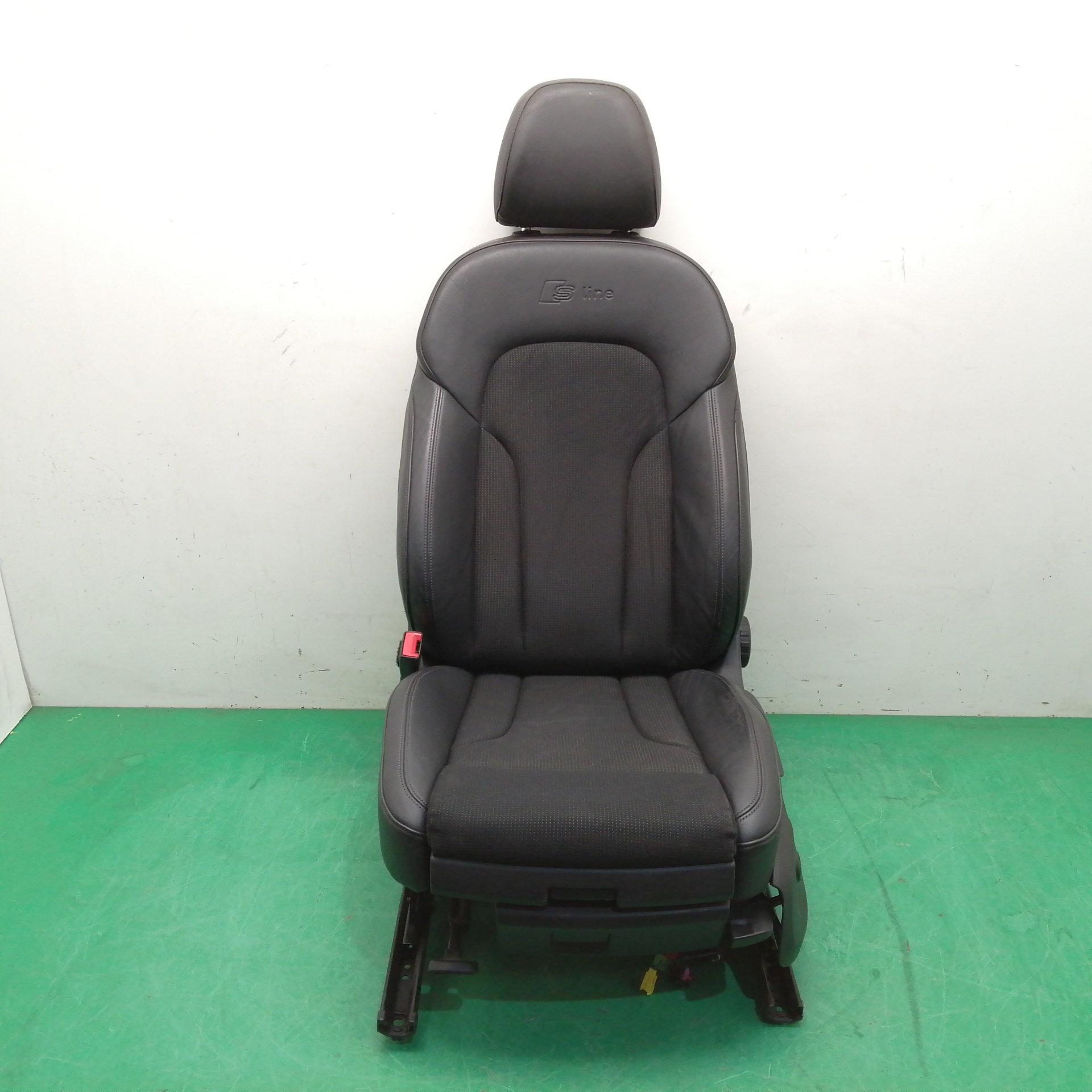 ASIENTO DELANTERO IZQUIERDO