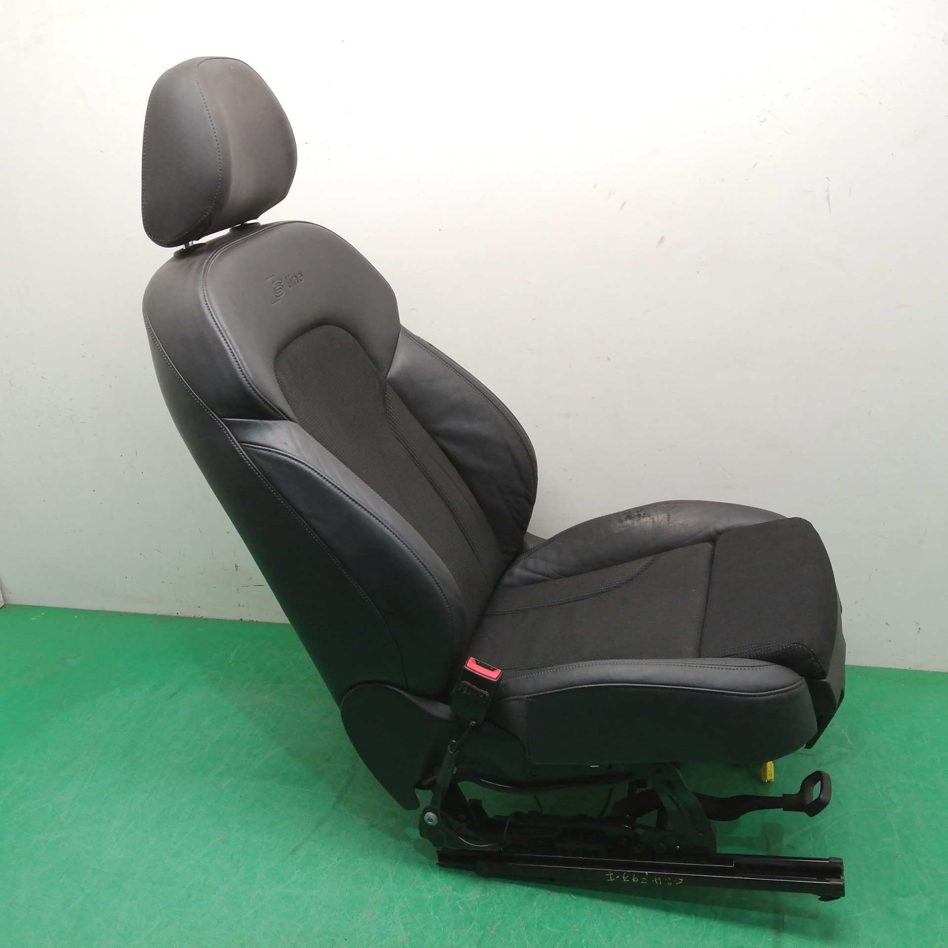 ASIENTO DELANTERO IZQUIERDO