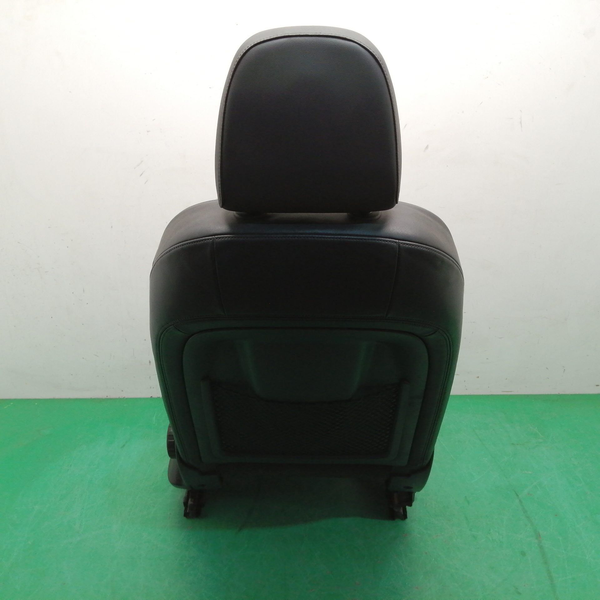 ASIENTO DELANTERO IZQUIERDO