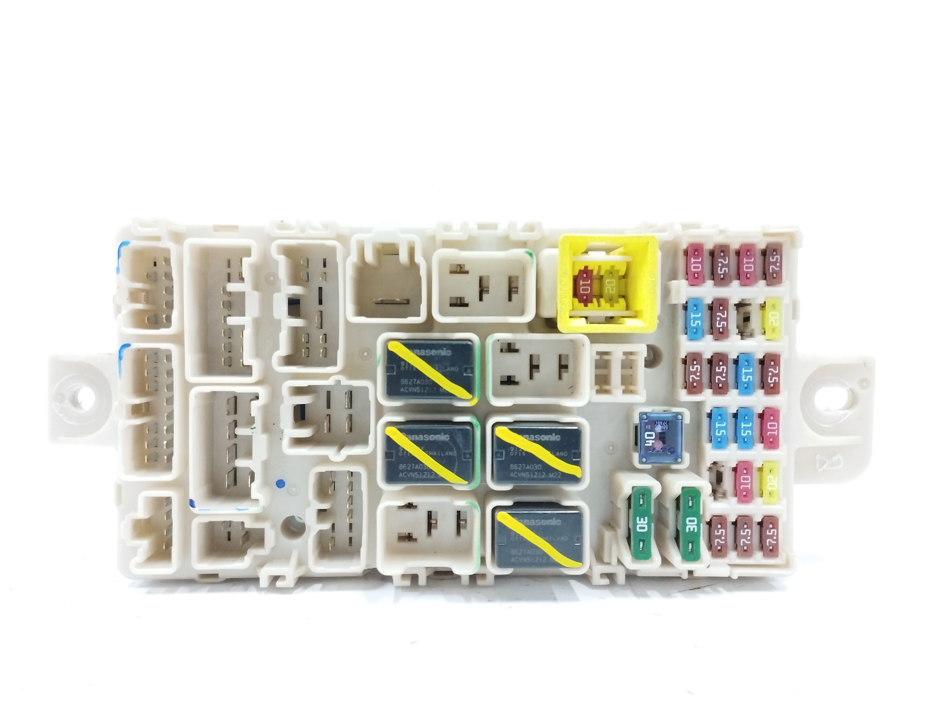 CAJA RELES / FUSIBLES