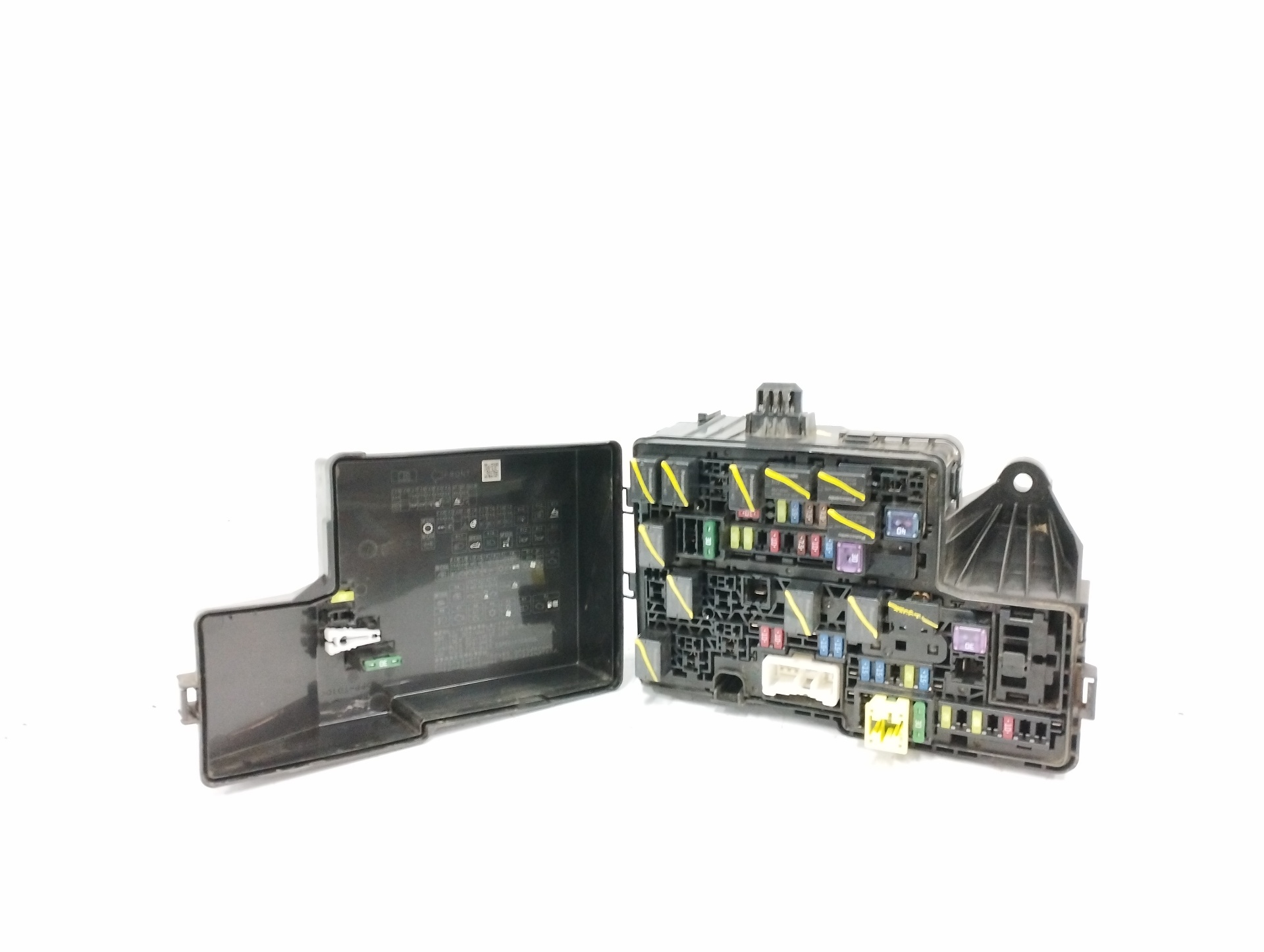 CAJA RELES / FUSIBLES