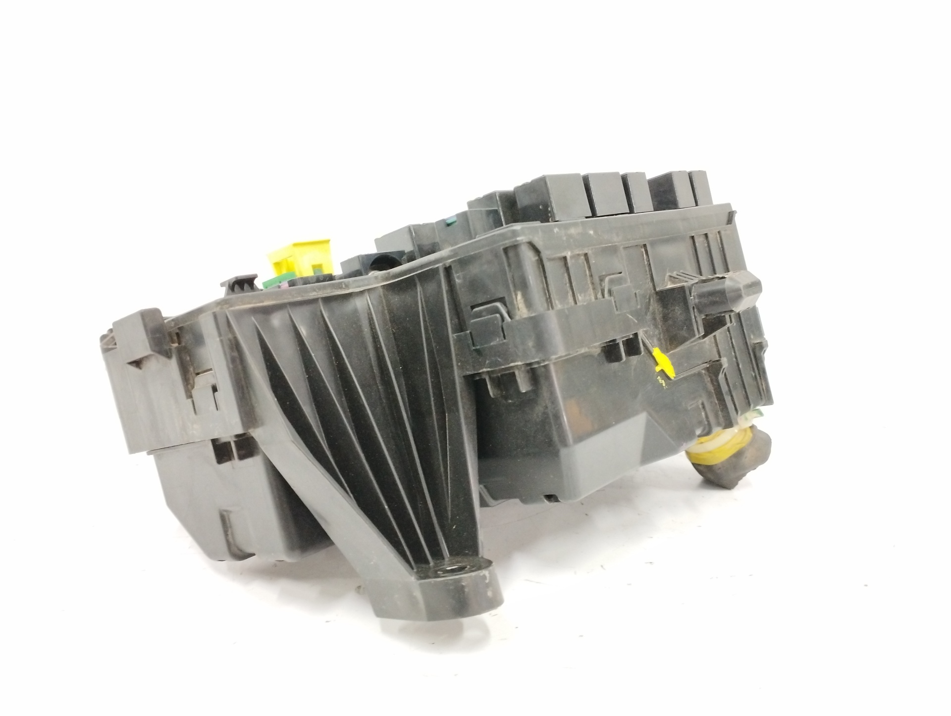 CAJA RELES / FUSIBLES