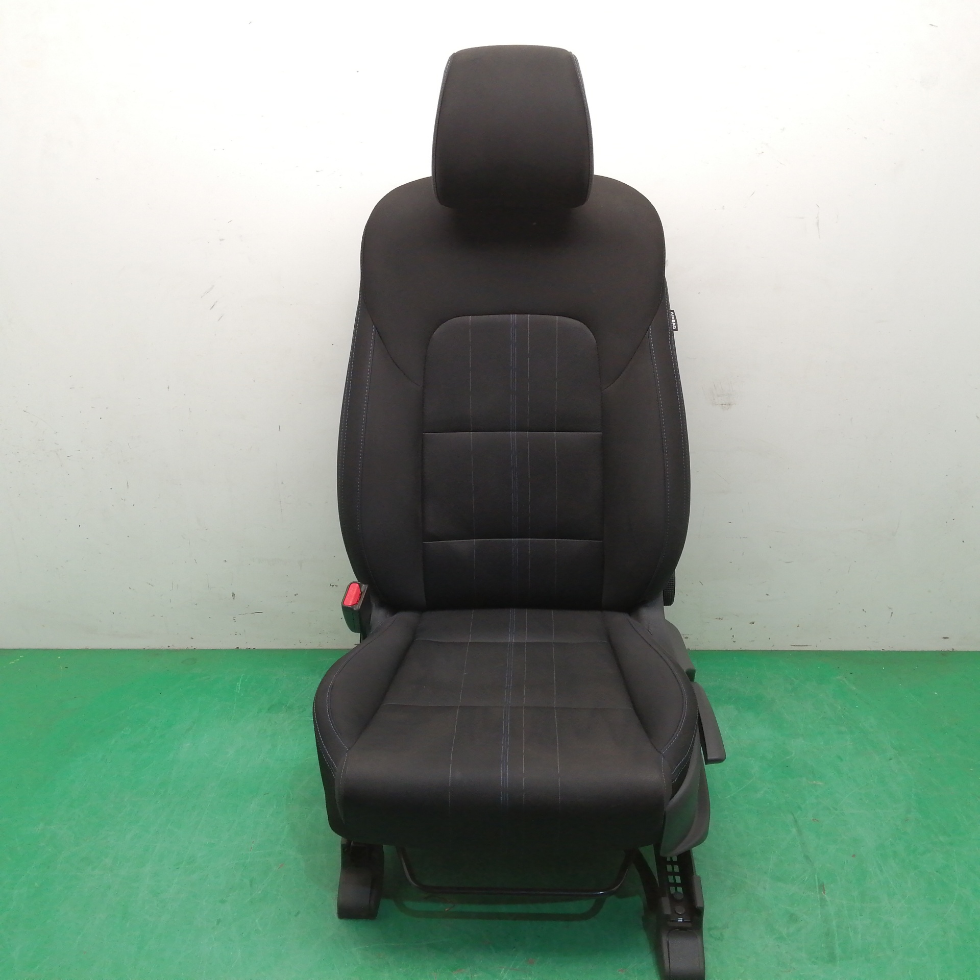 ASIENTO DELANTERO IZQUIERDO