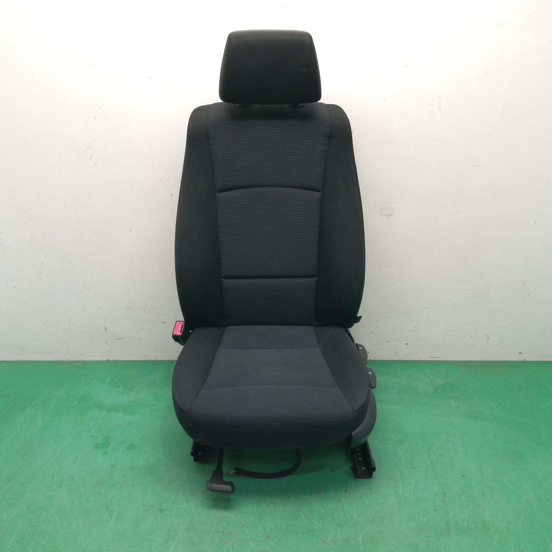 ASIENTO DELANTERO IZQUIERDO