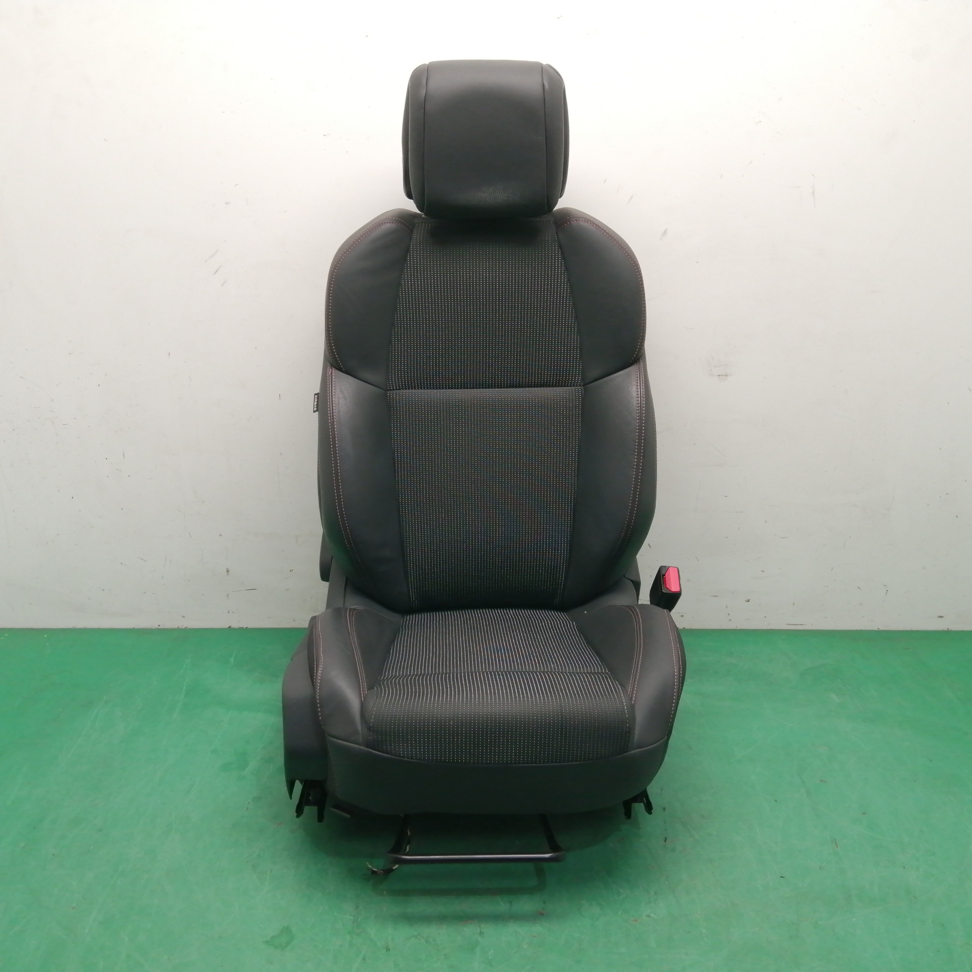 ASIENTO DELANTERO DERECHO