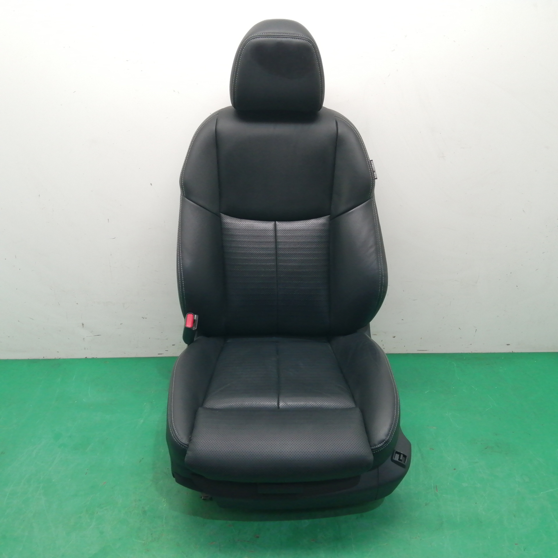 ASIENTO DELANTERO IZQUIERDO