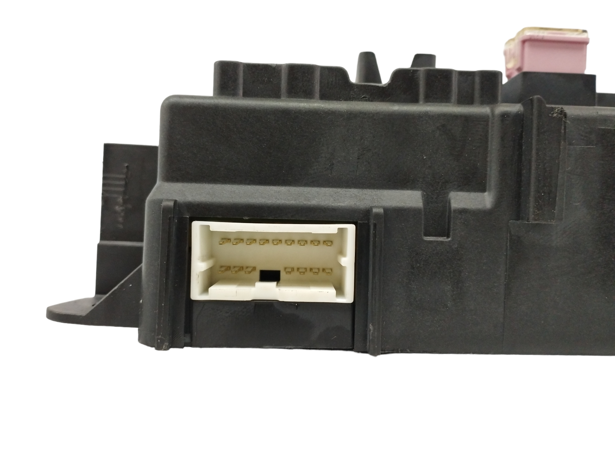 CAJA RELES / FUSIBLES