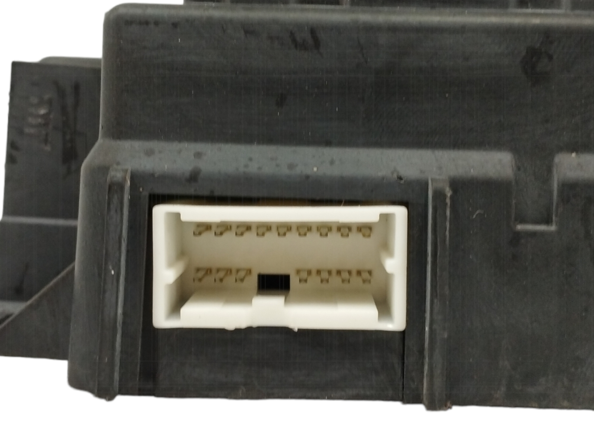 CAJA RELES / FUSIBLES