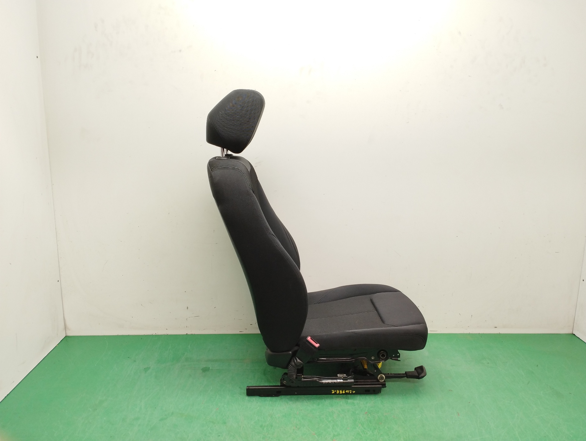 ASIENTO DELANTERO IZQUIERDO